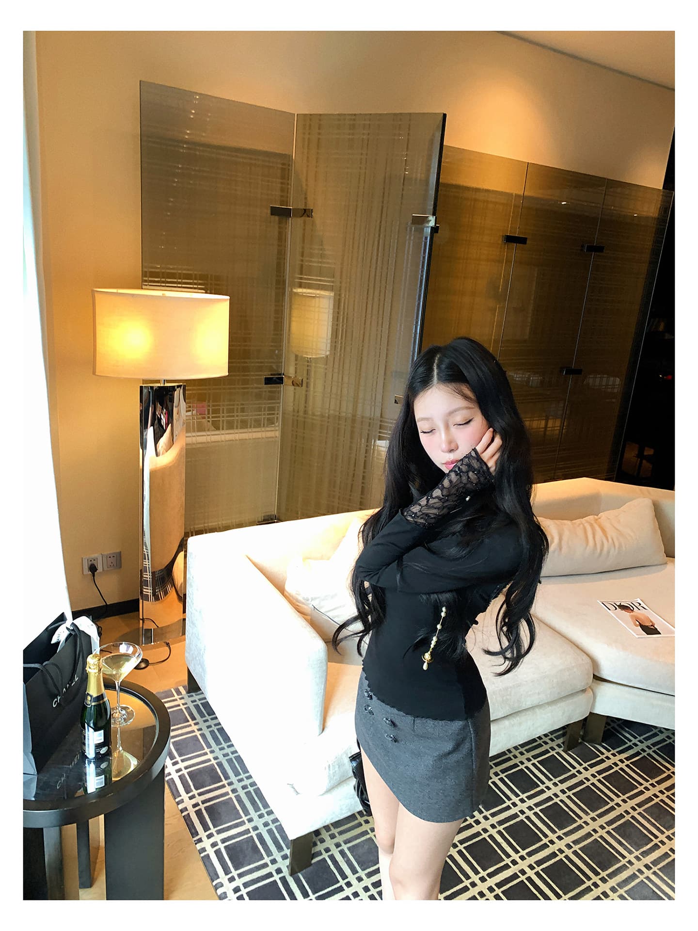 순수한 욕망 홀로우 아웃 레이스 조각 터틀넥 긴팔 티셔츠 여성 몸매 가꾸기 슬림해 보이는 인사이드 잡아라. 의류 상세 이미지 2