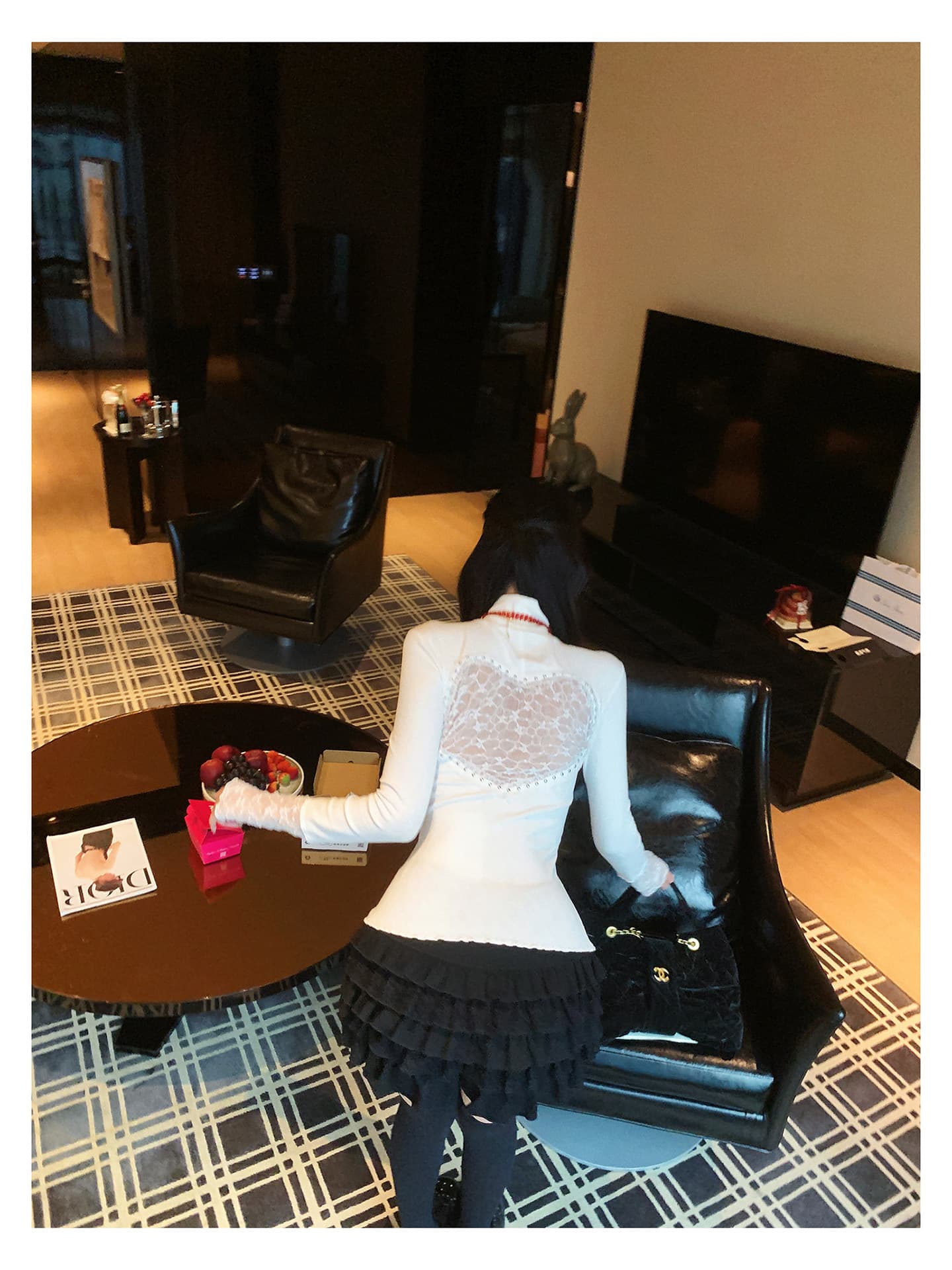 순수한 욕망 홀로우 아웃 레이스 조각 터틀넥 긴팔 티셔츠 여성 몸매 가꾸기 슬림해 보이는 인사이드 잡아라. 의류 상세 이미지 27