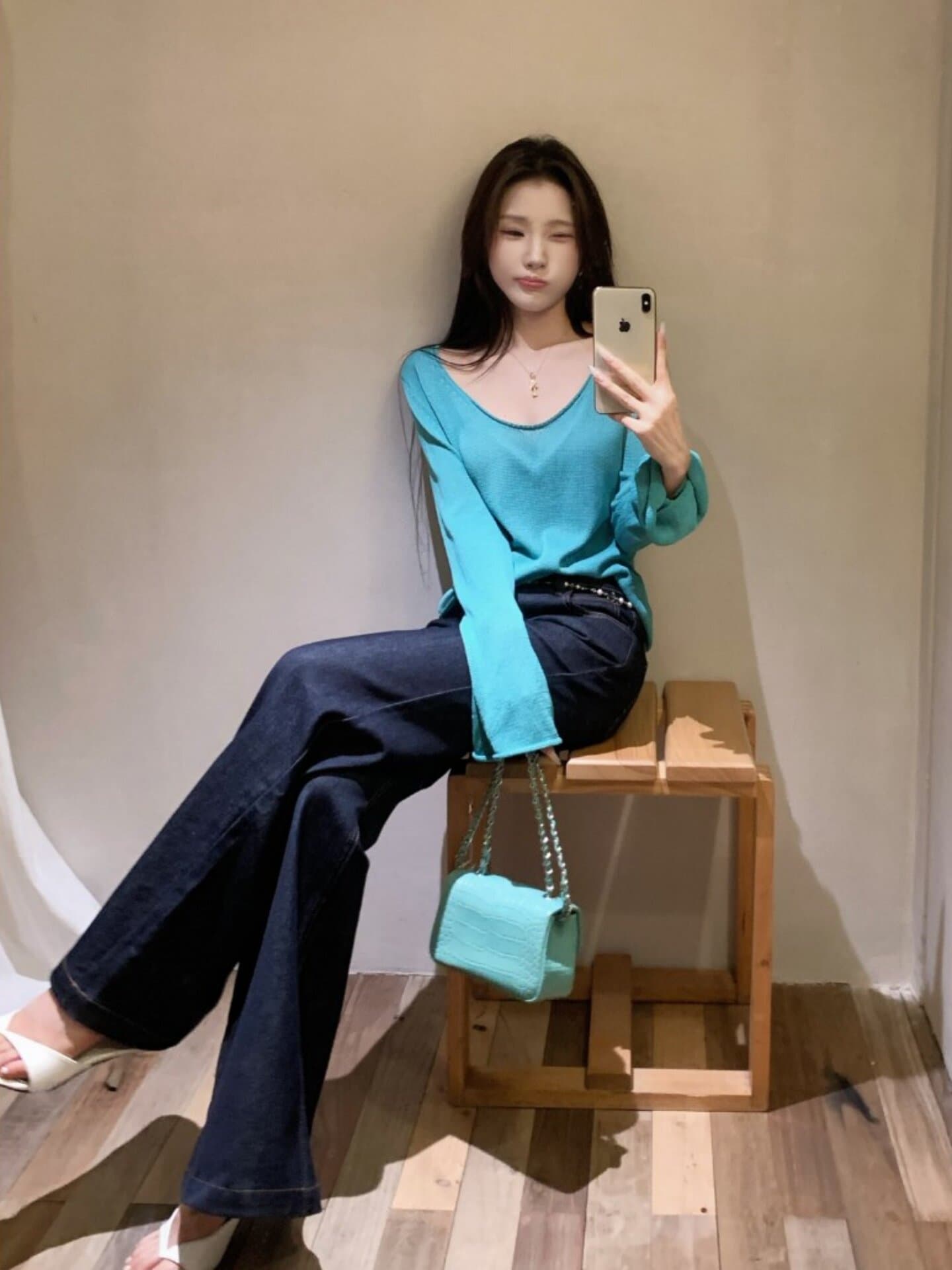 한 부서 파란색 홀로우 아웃 긴팔 니트 스웨터 여성 조기 가을 착용 가져 가라. 느긋한 분위기 센스 캐주얼 루즈핏 스웨터 맨위 이미지 2