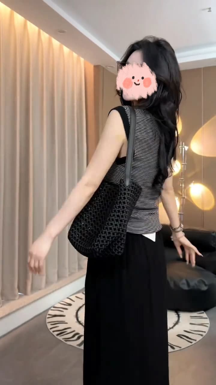 2026 년 여름 스트라이프 민소매 맨위 검정색 몸매 가꾸기 반신 스커트 마이크로 지방 슬림해 보이는 품격 고급 센스 투피스 세트 상세 이미지 19