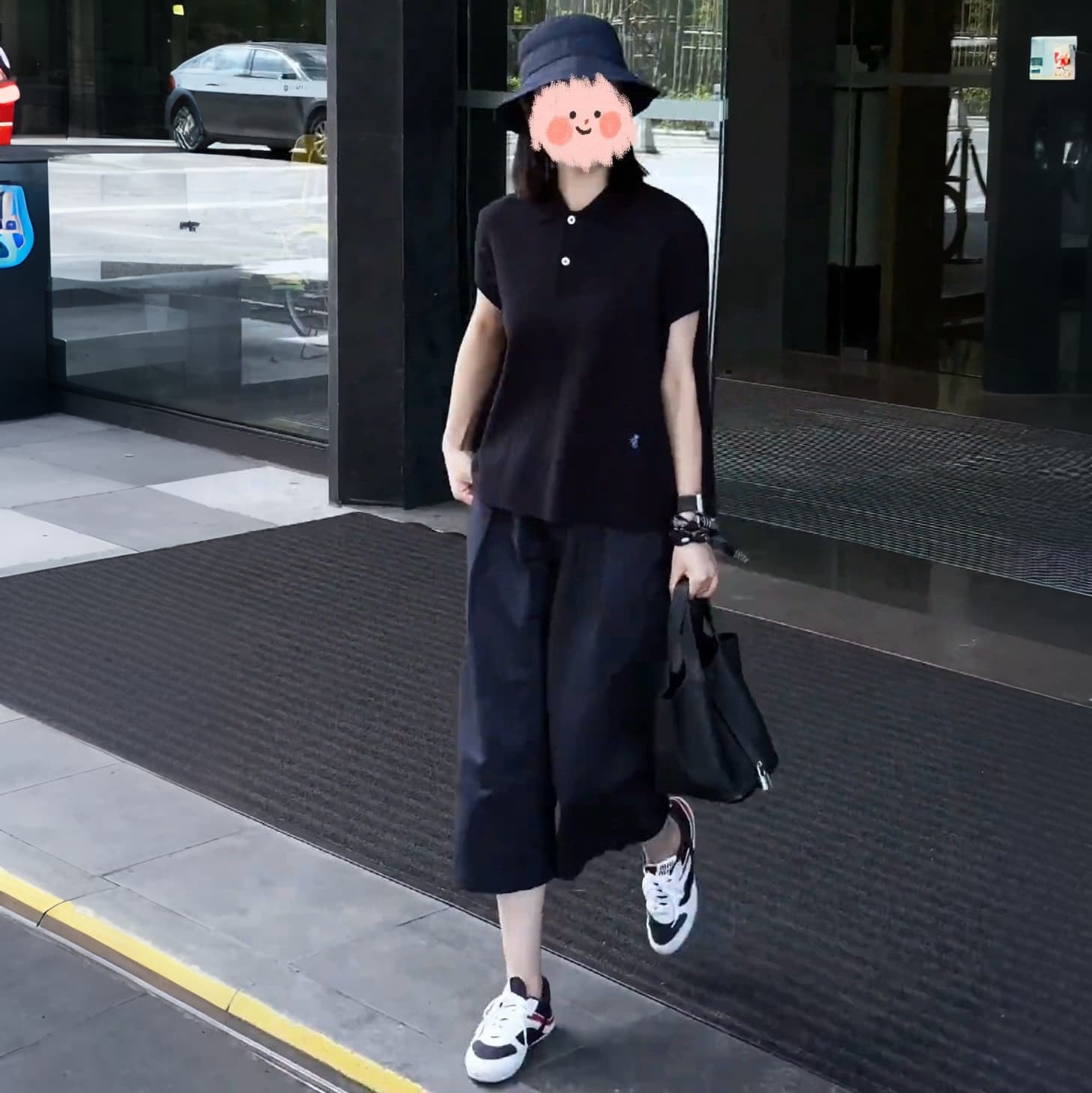 2026 년 여름 패션 한국 스타일 캐주얼 바람 출퇴근 조용한 럭셔리 바람 슬림해 보이는 POLO 칼라 맨위 와이드 레그 팬츠 투피스 세트 상세 이미지 4
