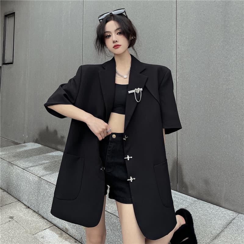 실사 뒤로 작은 심장 기계 페이크 레이어드 정장 반팔 루즈핏 금속 버클 재킷 얇은 스타일 여성 상세 이미지 5