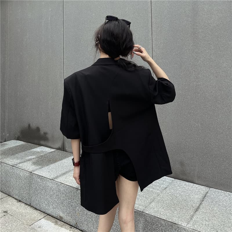 실사 뒤로 작은 심장 기계 페이크 레이어드 정장 반팔 루즈핏 금속 버클 재킷 얇은 스타일 여성 상세 이미지 11