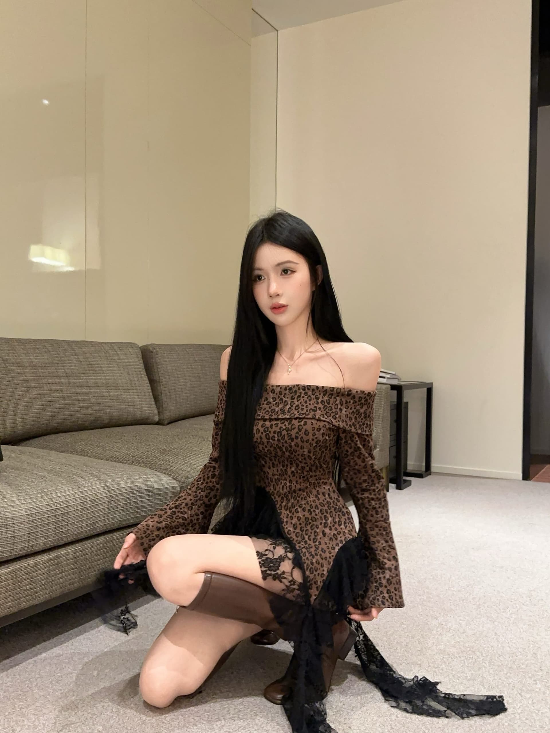 실사 정가 이른 가을 새로운 핫걸 레이스 조각 레오파드 무늬 기본 셔츠 오프숄더 티셔츠 몸매 가꾸기 슬림해 보이는 맨위 상세 이미지 7