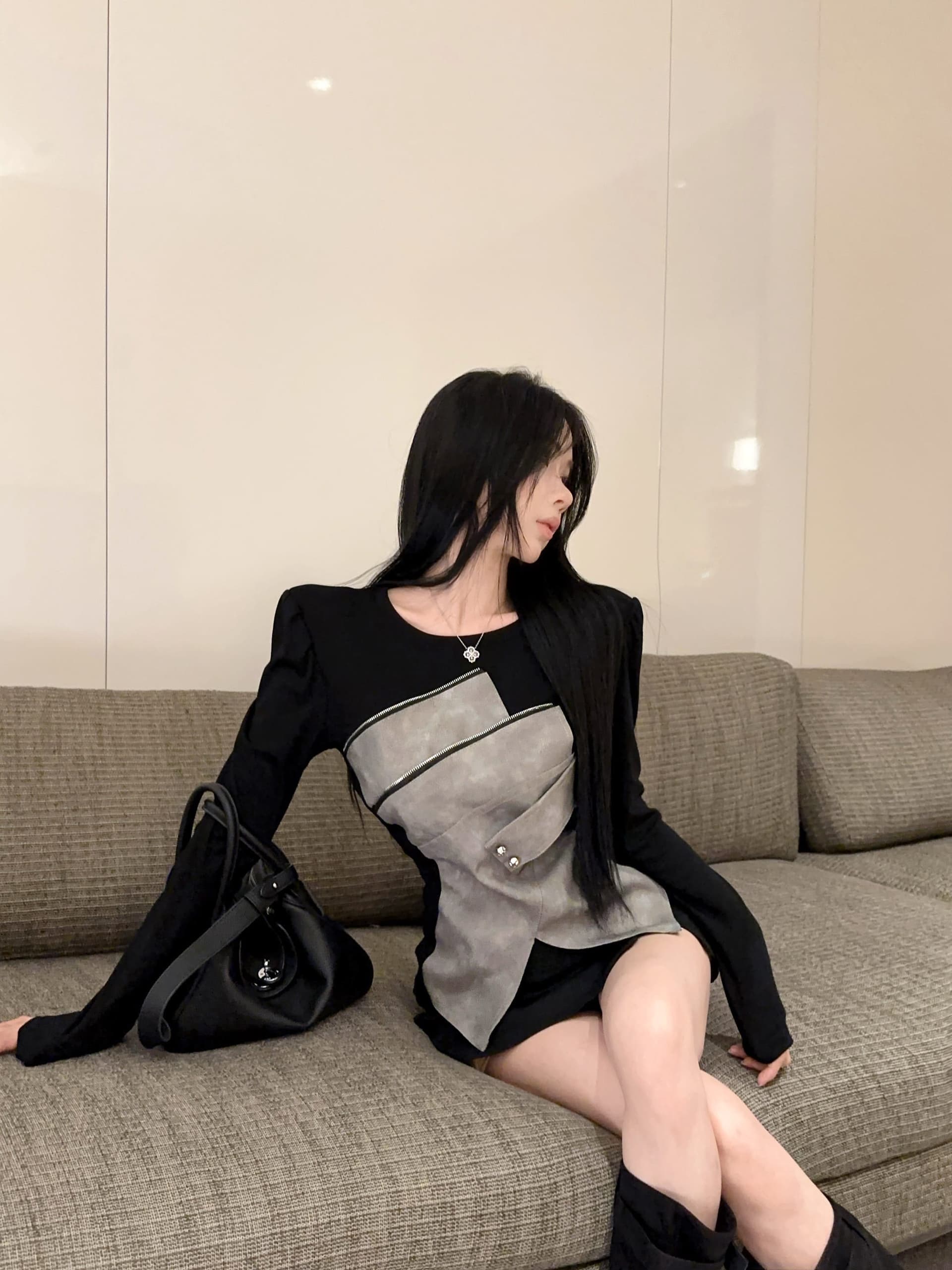실사 정가 이른 가을 새로운 불규칙 패치워크 라운드 넥 긴팔 티셔츠 작은 대중 슬림해 보이는 기본 셔츠 맨위 상세 이미지 7