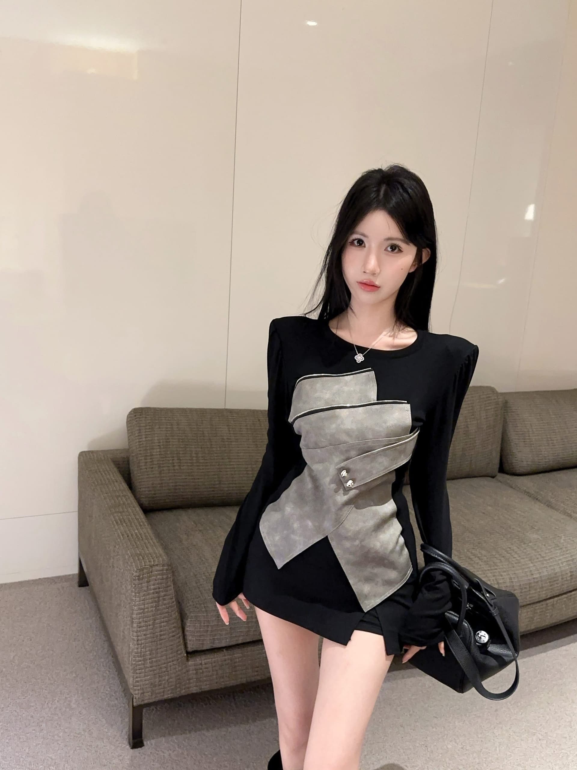 실사 정가 이른 가을 새로운 불규칙 패치워크 라운드 넥 긴팔 티셔츠 작은 대중 슬림해 보이는 기본 셔츠 맨위 상세 이미지 8