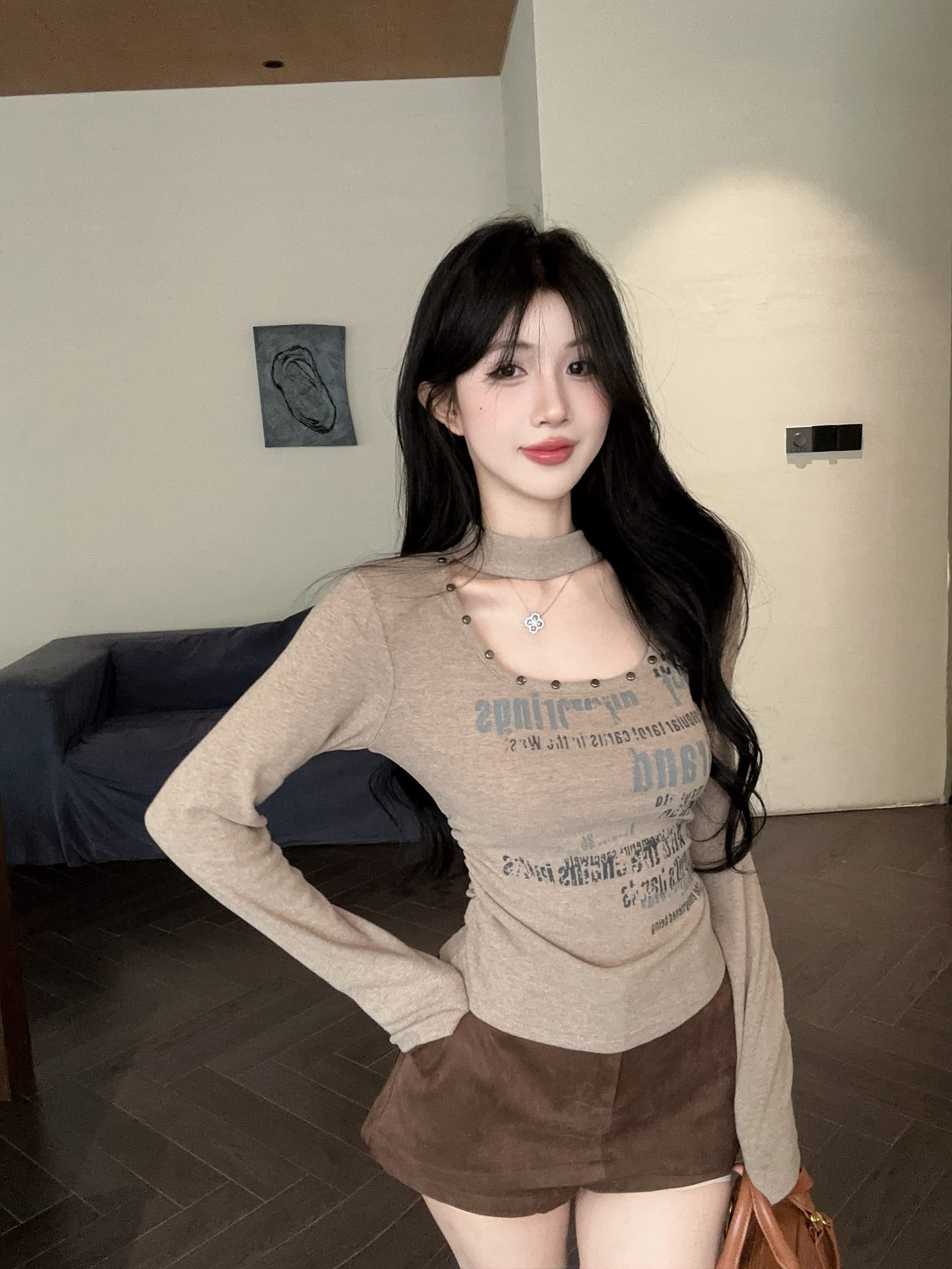 실사 정가 2026 봄 새로운 핫걸 광장 칼라 알파벳 프린트 징 티셔츠 슬림해 보이는 기본 셔츠 맨위 상세 이미지 2