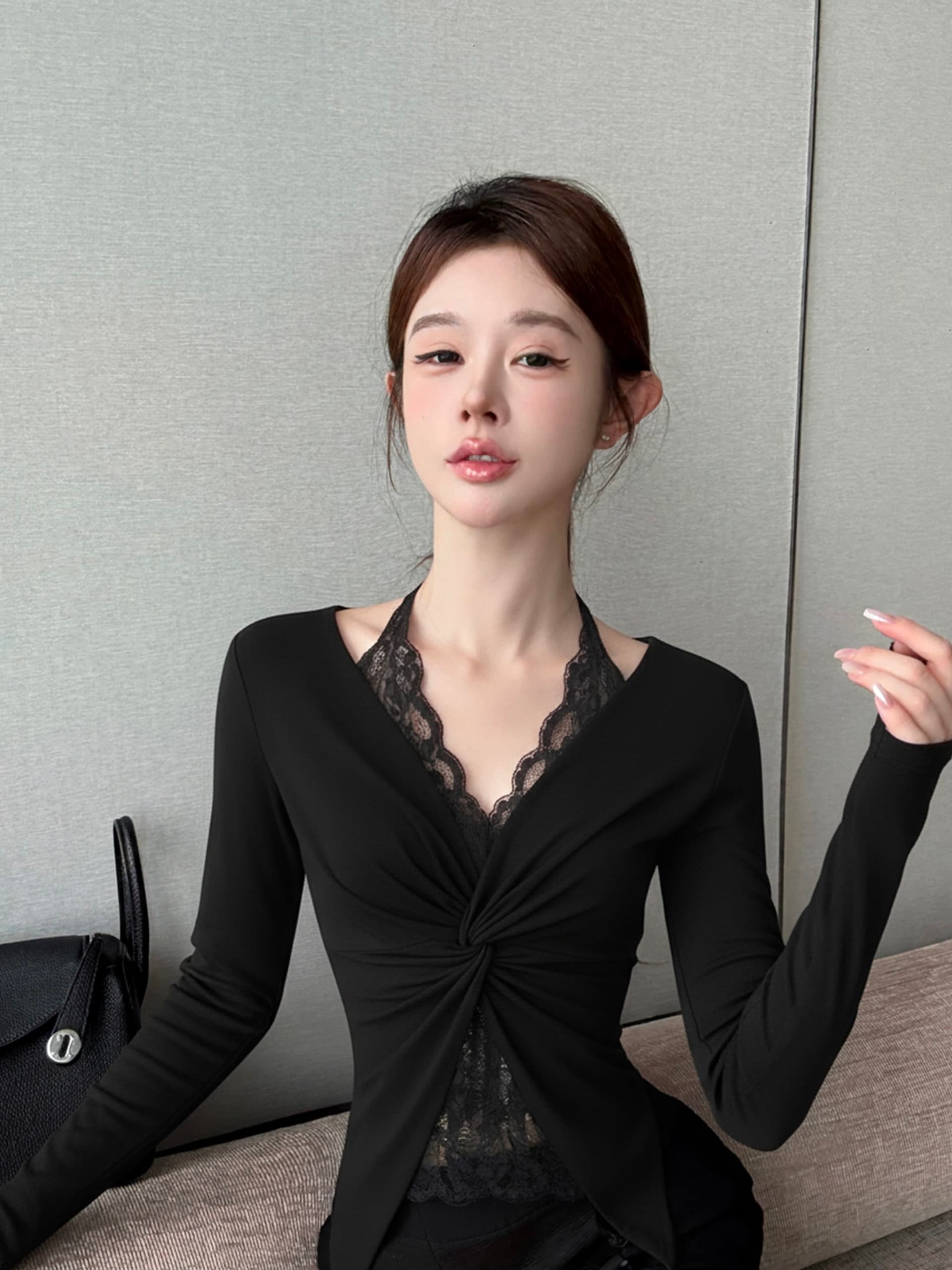 실사 정가 2026 가을 새로운 페이크 레이어드 긴팔 티셔츠 레이스 조각 매듭 기본 셔츠 맨위 상세 이미지 9