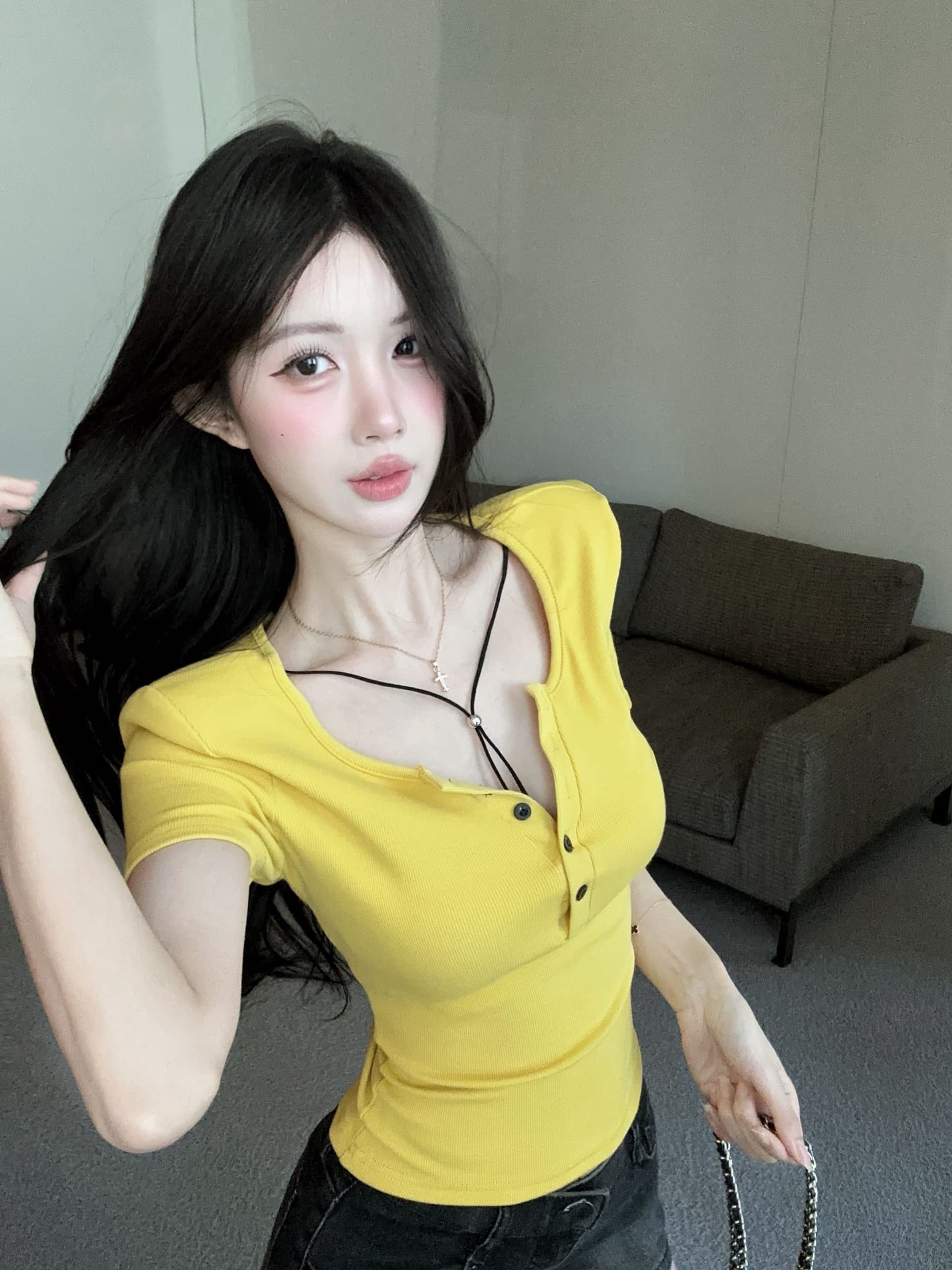 실사 정가 여름 새로운 레이스업 장식 어깨 패드 라운드 넥 버튼 반팔 티셔츠 여성 몸매 가꾸기 슬림해 보이는 맨위 상세 이미지 3