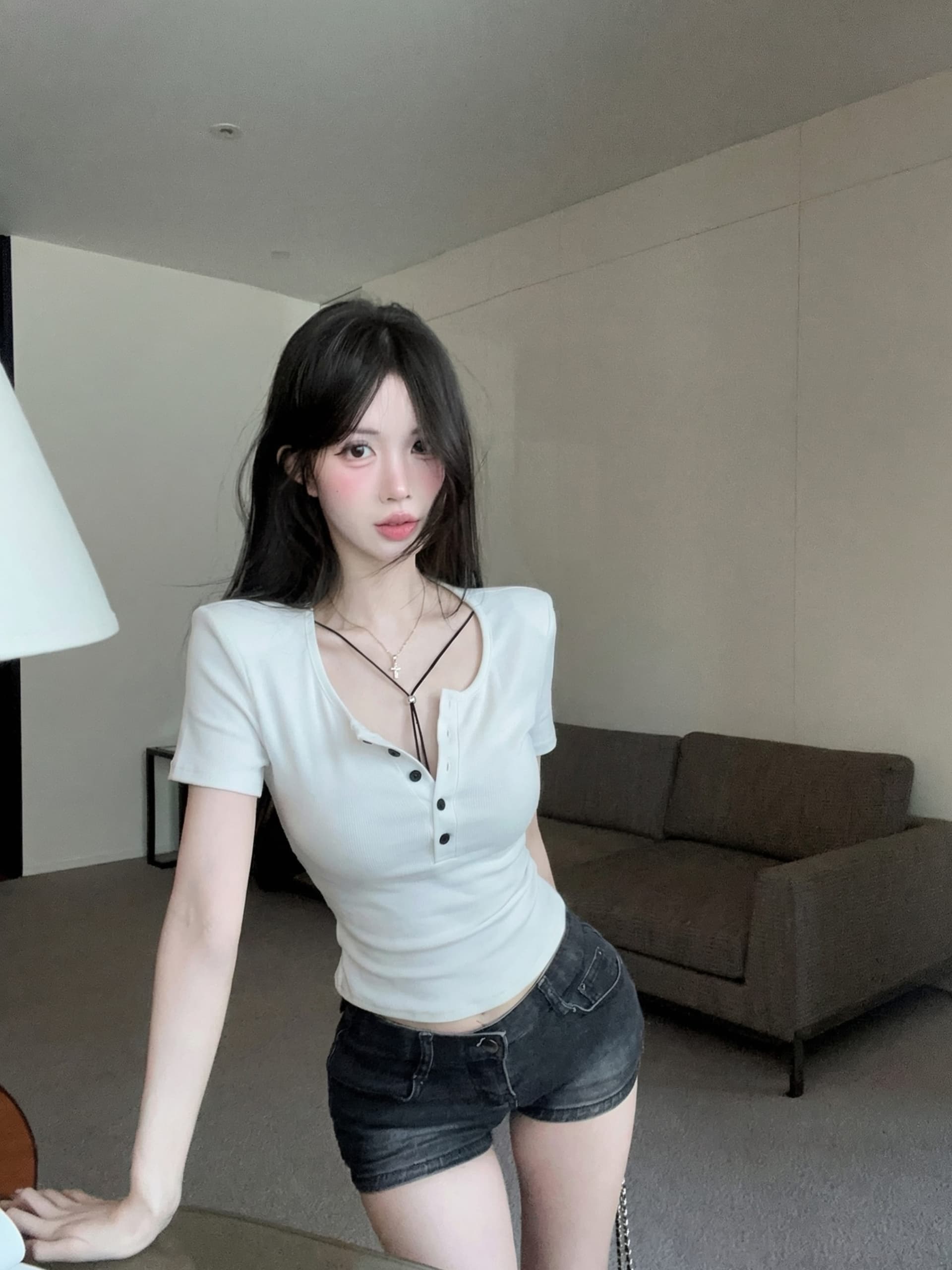 실사 정가 여름 새로운 레이스업 장식 어깨 패드 라운드 넥 버튼 반팔 티셔츠 여성 몸매 가꾸기 슬림해 보이는 맨위 상세 이미지 15