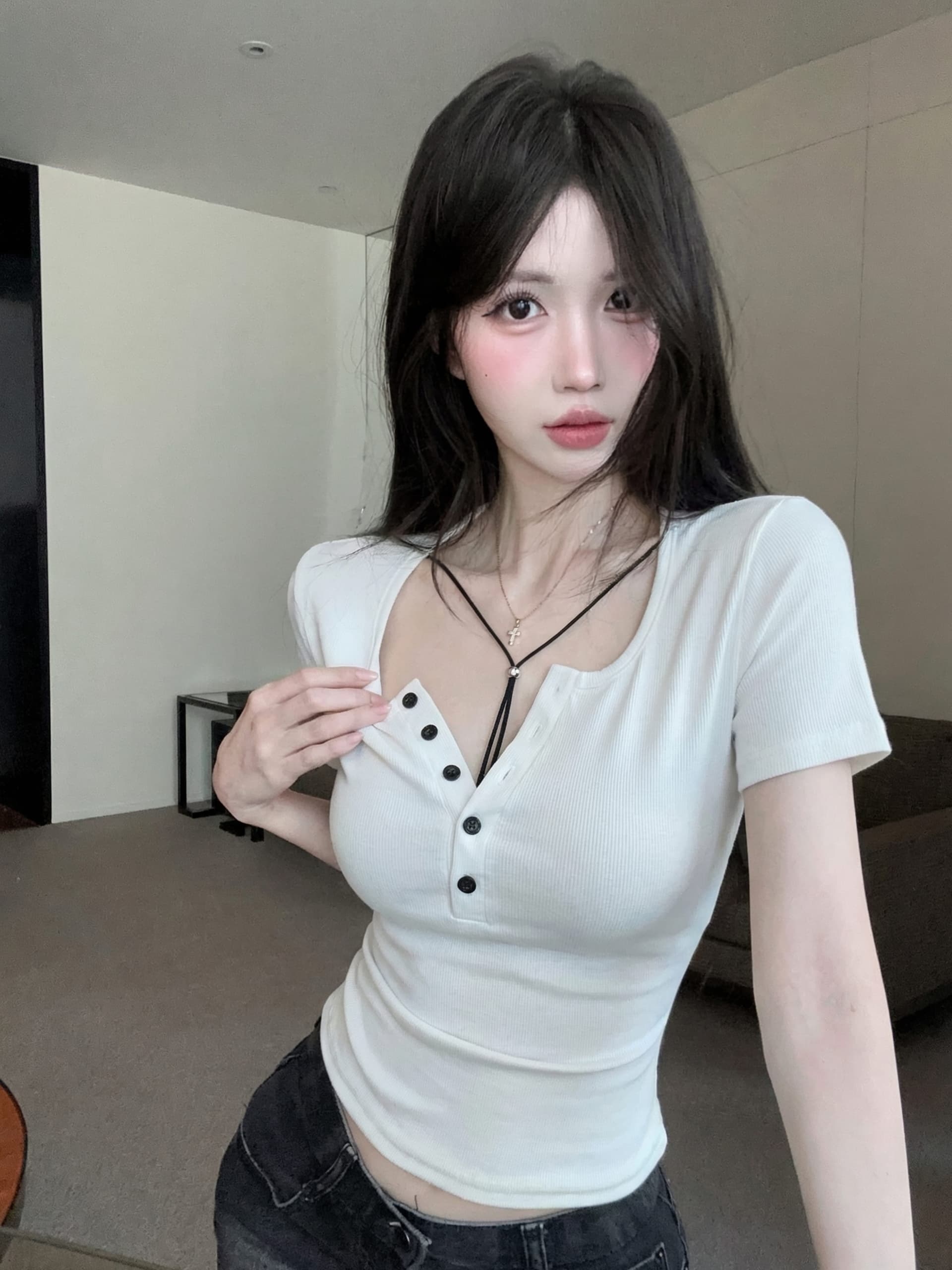 실사 정가 여름 새로운 레이스업 장식 어깨 패드 라운드 넥 버튼 반팔 티셔츠 여성 몸매 가꾸기 슬림해 보이는 맨위 상세 이미지 17