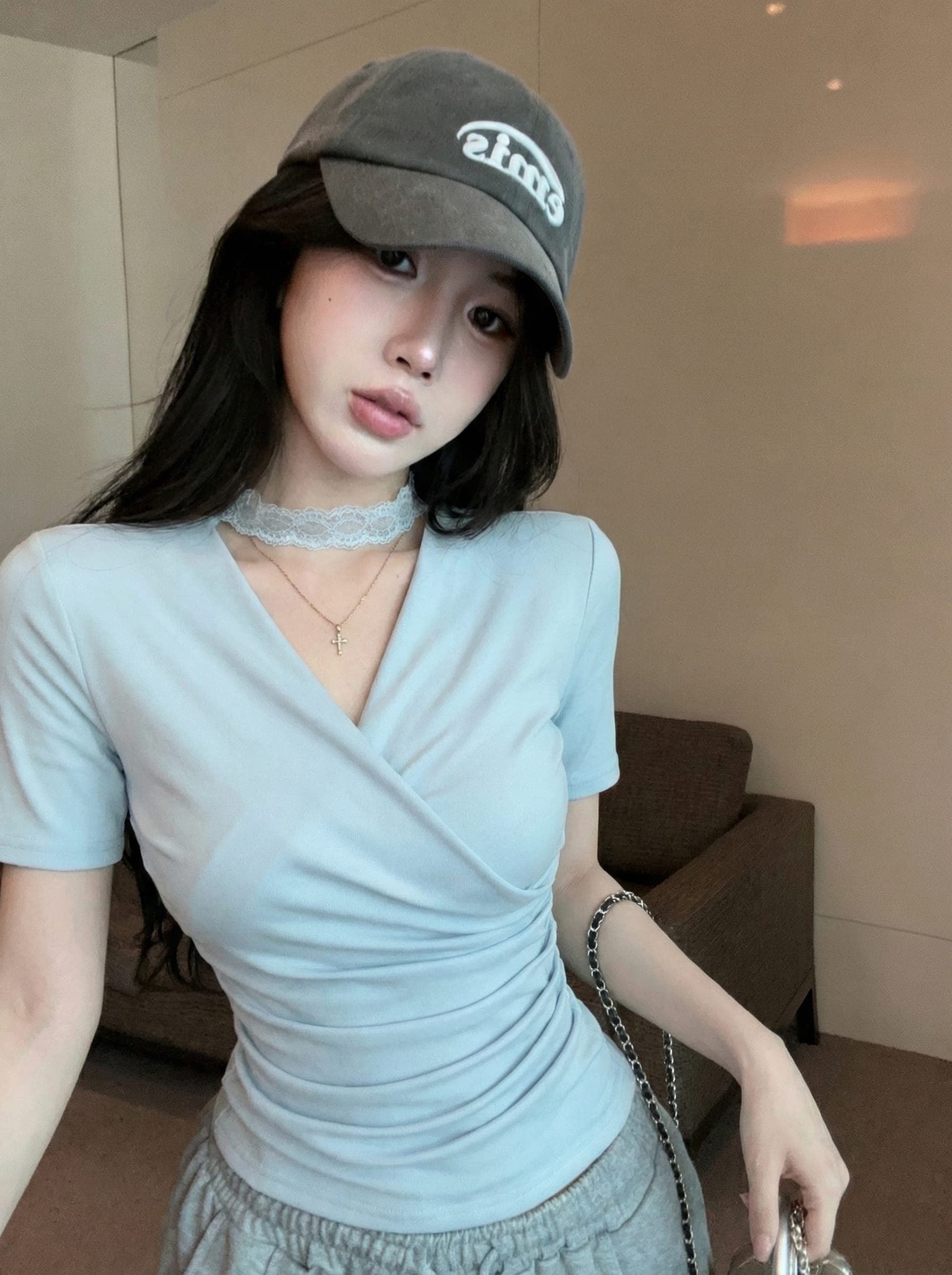 실사 정가 레이스 조각 디자인 센스 기본 셔츠 품격 V넥 반팔 단색 주름 티셔츠 여성 셔츠 상세 이미지 2