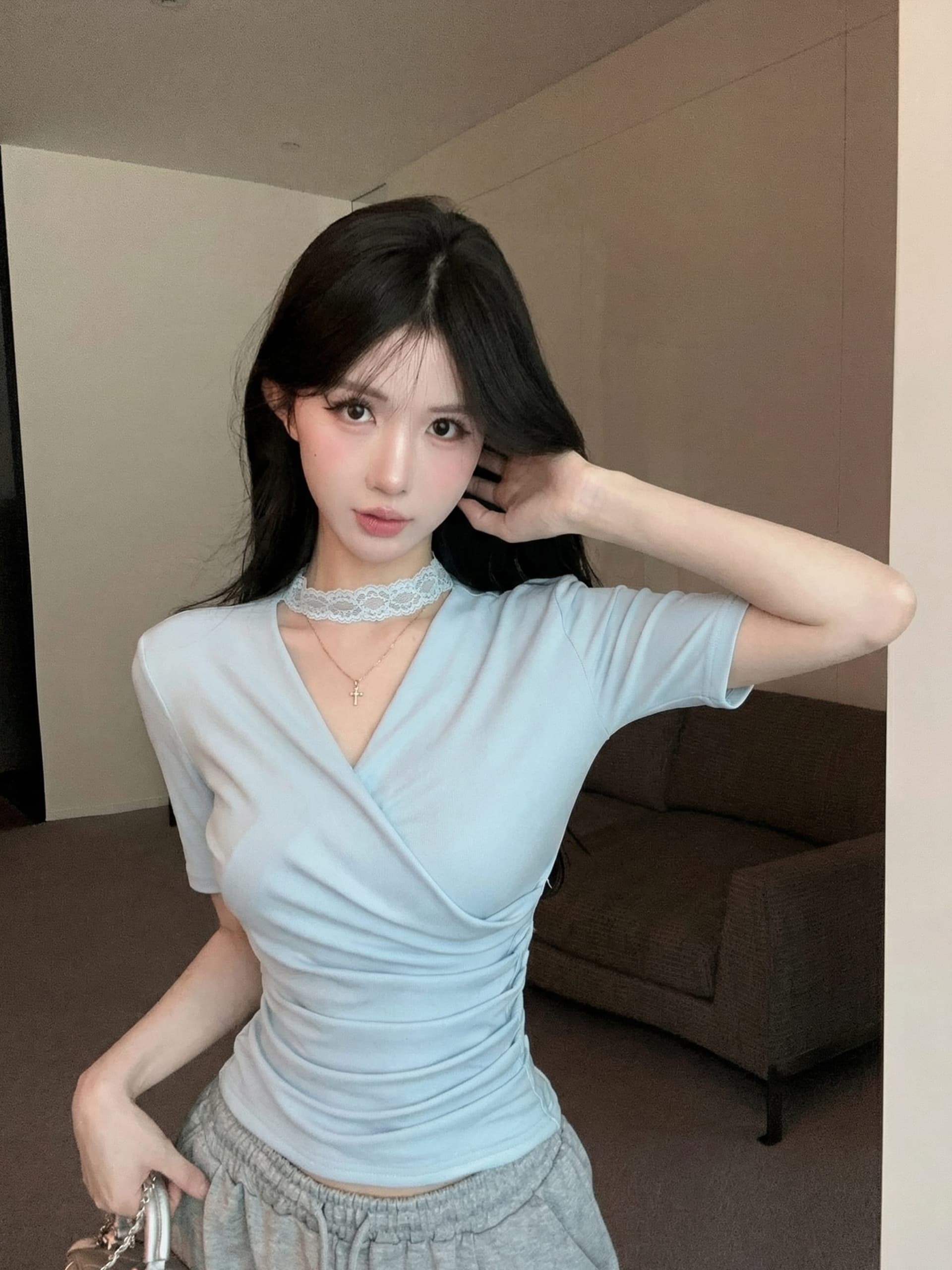 실사 정가 레이스 조각 디자인 센스 기본 셔츠 품격 V넥 반팔 단색 주름 티셔츠 여성 셔츠 상세 이미지 3