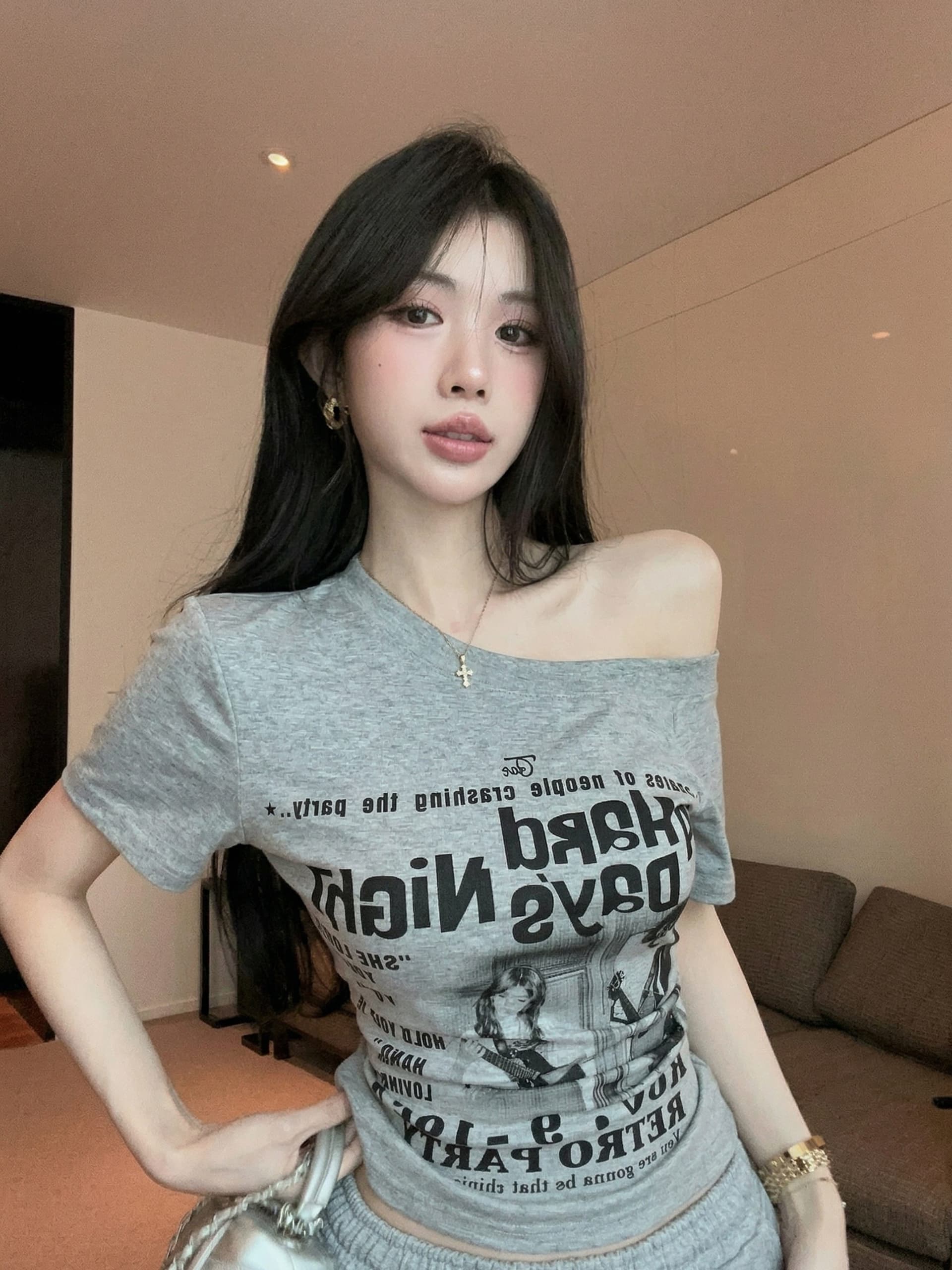 실사 정가 2026 여름 새로운 디자인 센스 오프숄더 비스듬한 칼라 티셔츠 반팔 여성 몸매 가꾸기 슬림해 보이는 맨위 상세 이미지 12
