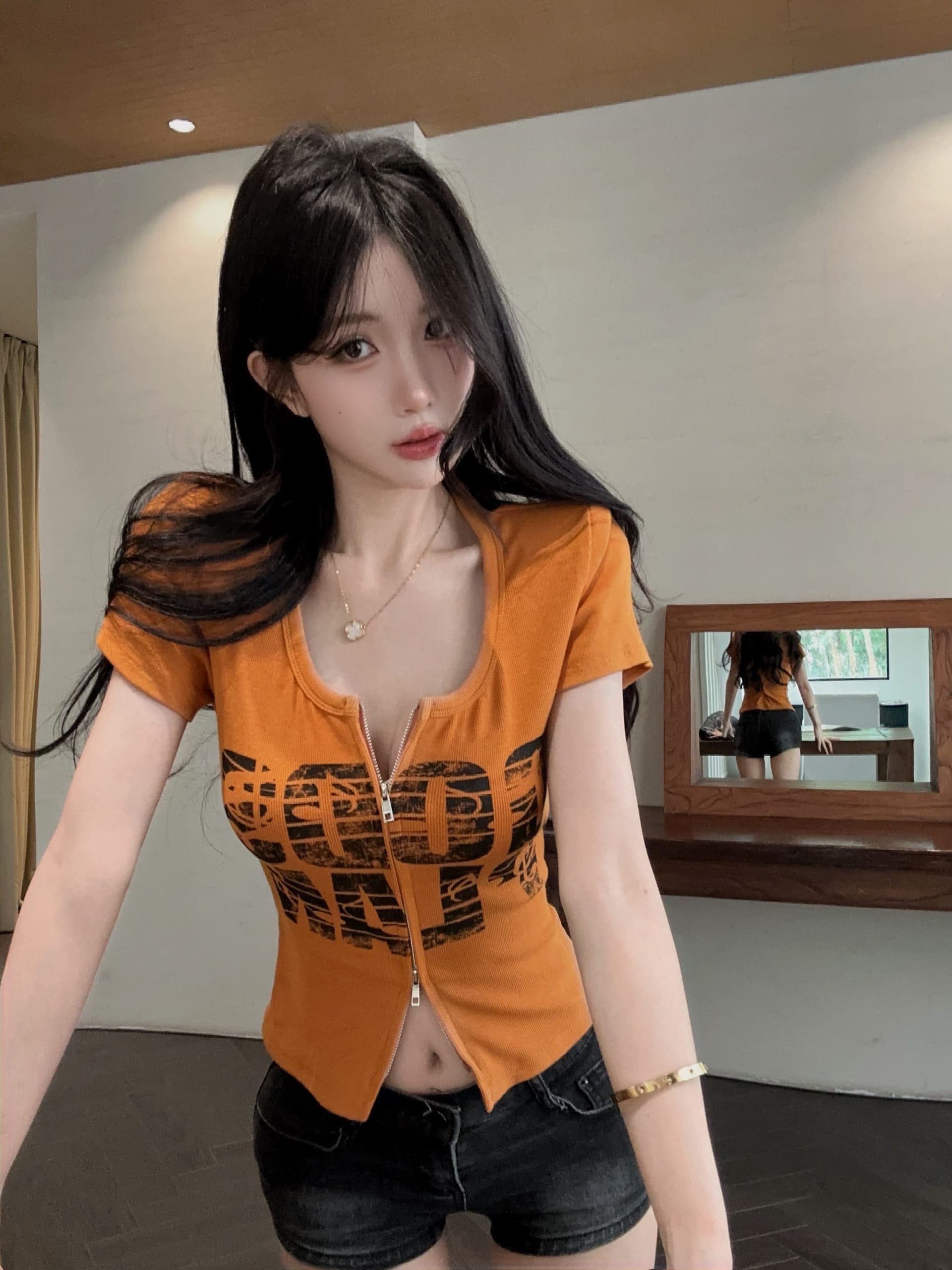 실사 정가 디자인 센스 어깨 패드 알파벳 프린트 몸매 가꾸기 슬림해 보이는 쇼트 스타일 티셔츠 여성 더블 머리 지퍼 오픈 가디건 맨위 상세 이미지 6