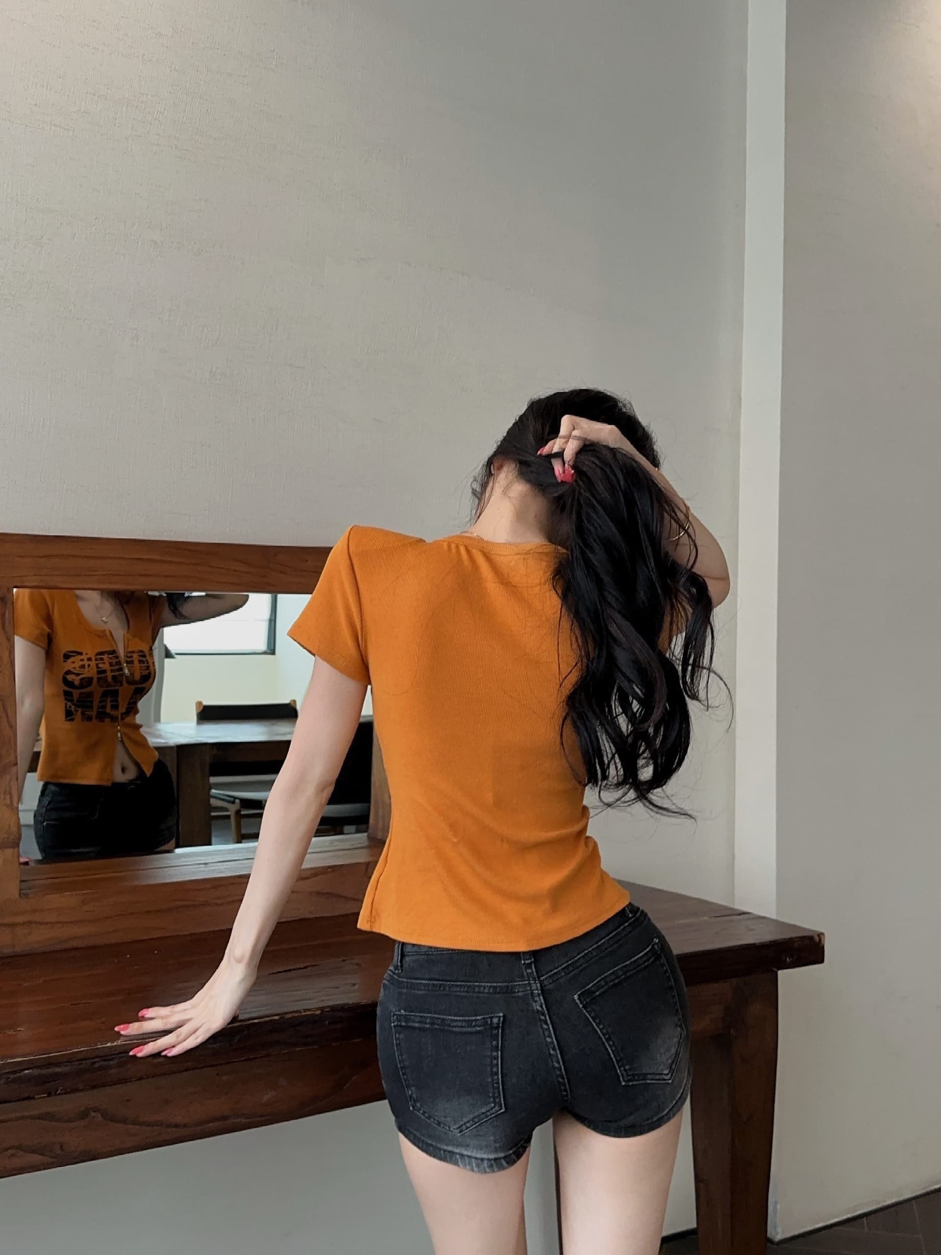 실사 정가 디자인 센스 어깨 패드 알파벳 프린트 몸매 가꾸기 슬림해 보이는 쇼트 스타일 티셔츠 여성 더블 머리 지퍼 오픈 가디건 맨위 상세 이미지 13