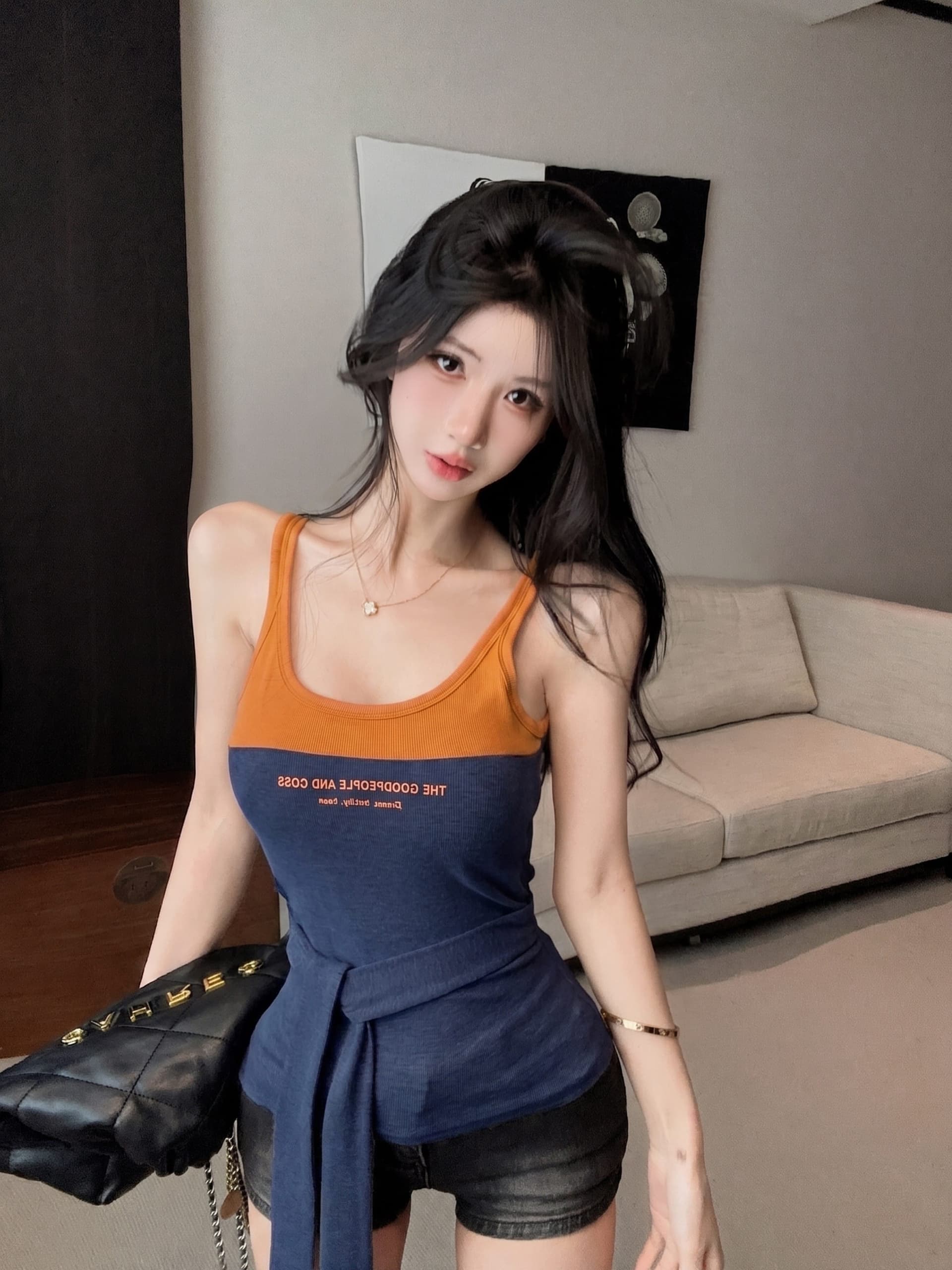 실사 정가 벨트 가슴 패드 배색 레이스업 캐미솔 여름 외출용 알파벳 프린트 슬림해 보이는 다용도 맨위 상세 이미지 9