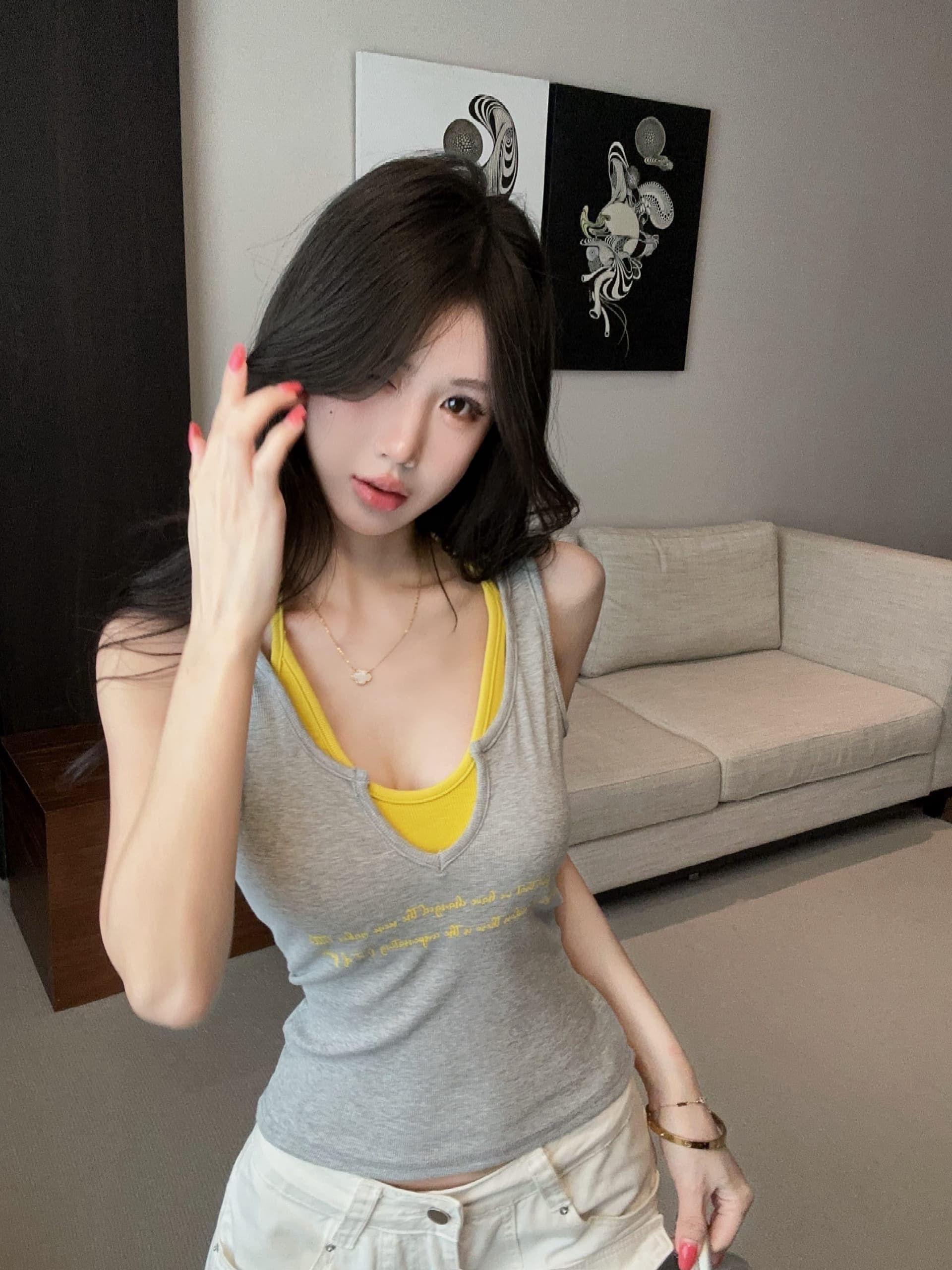 실사 정가 여름 새로운 배색 페이크 레이어드 행침 목 스트랩 티셔츠 여성 다용도 알파벳 프린트 캐미솔 상세 이미지 16