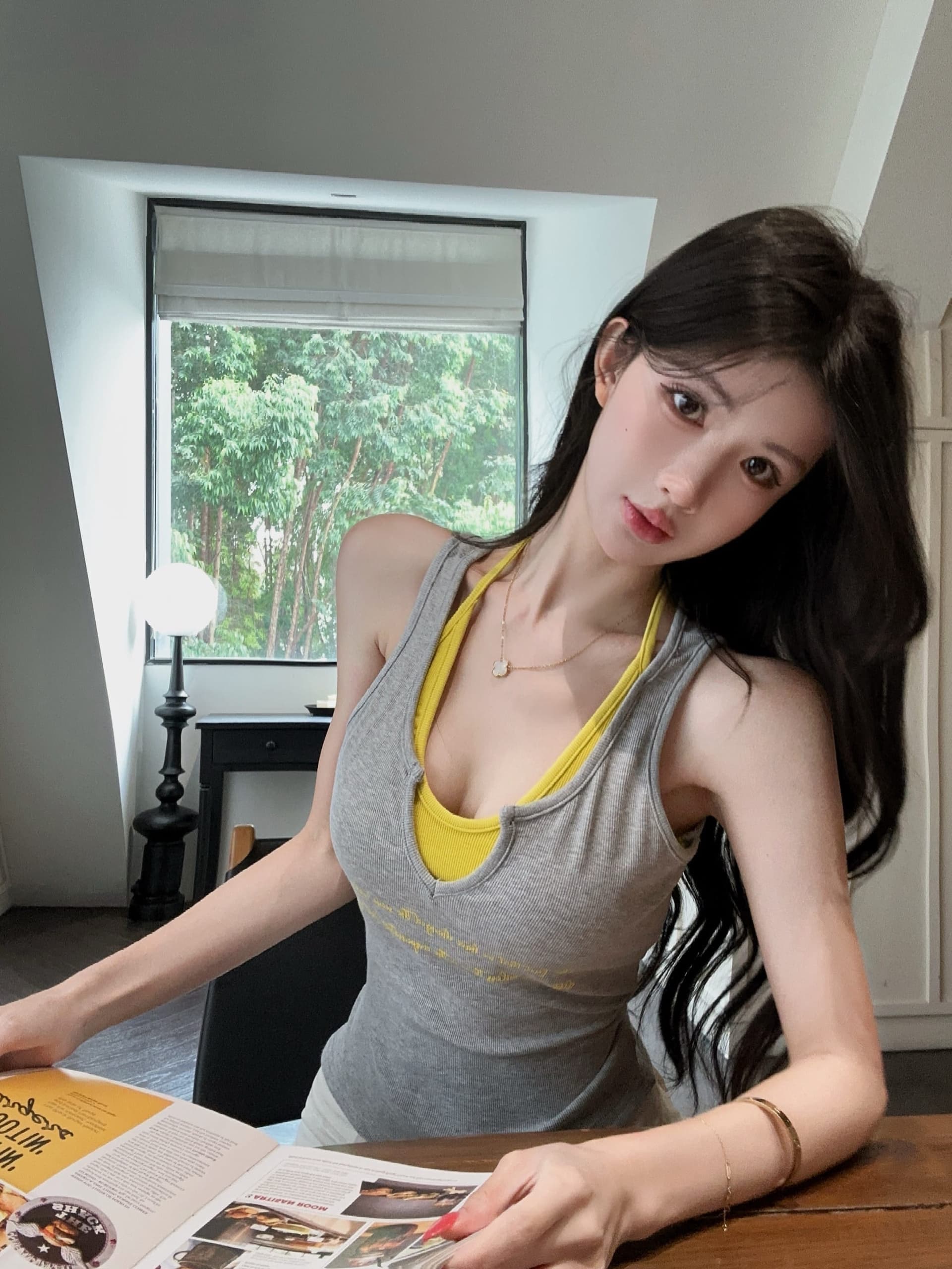 실사 정가 여름 새로운 배색 페이크 레이어드 행침 목 스트랩 티셔츠 여성 다용도 알파벳 프린트 캐미솔 상세 이미지 24