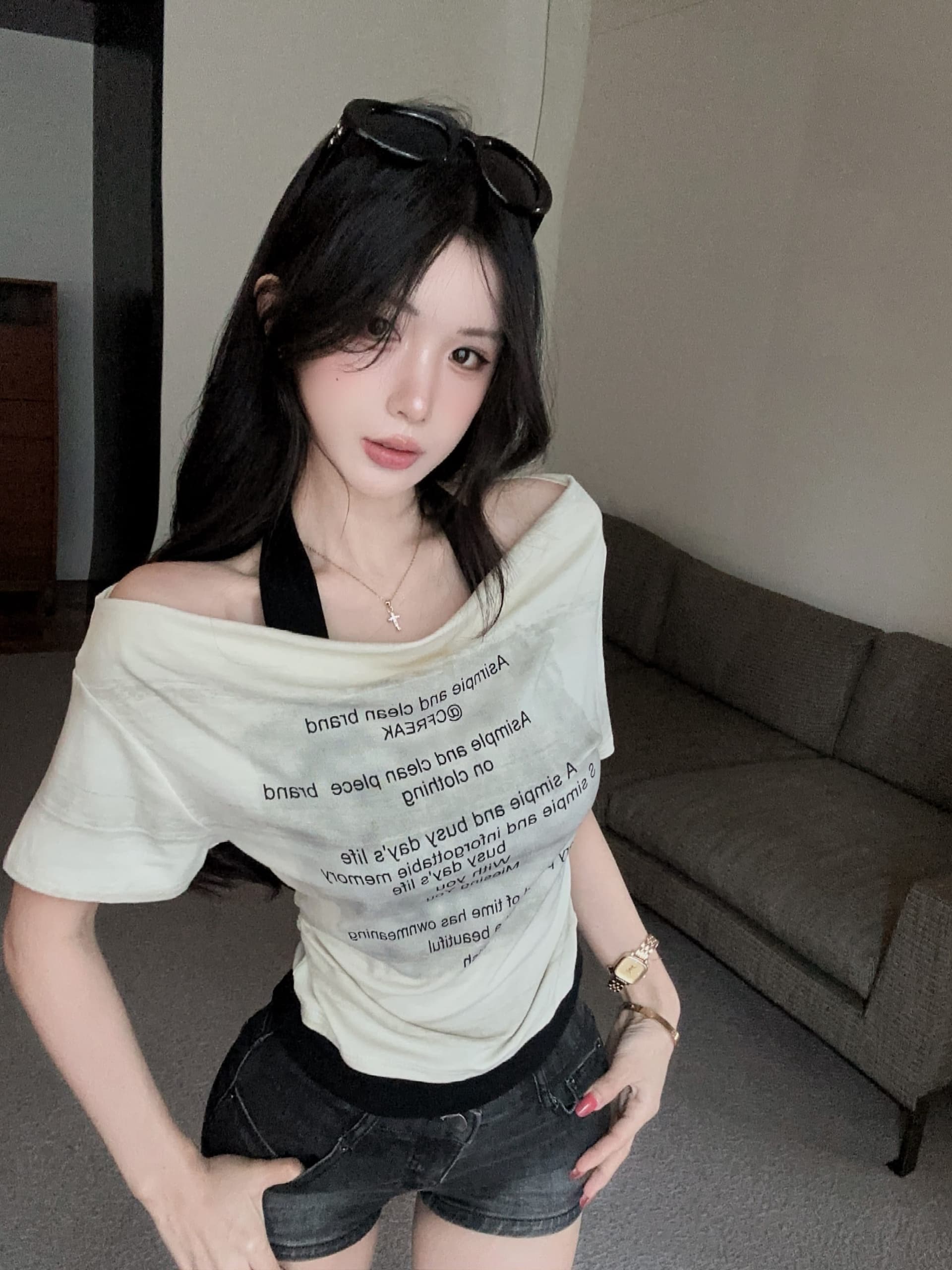 실사 정가 디자인 센스 작은 대중 보트넥 페이크 레이어드 행침 목 티셔츠 여성용 짧은 소매 알파벳 프린트 슬림해 보이는 맨위 상세 이미지 2