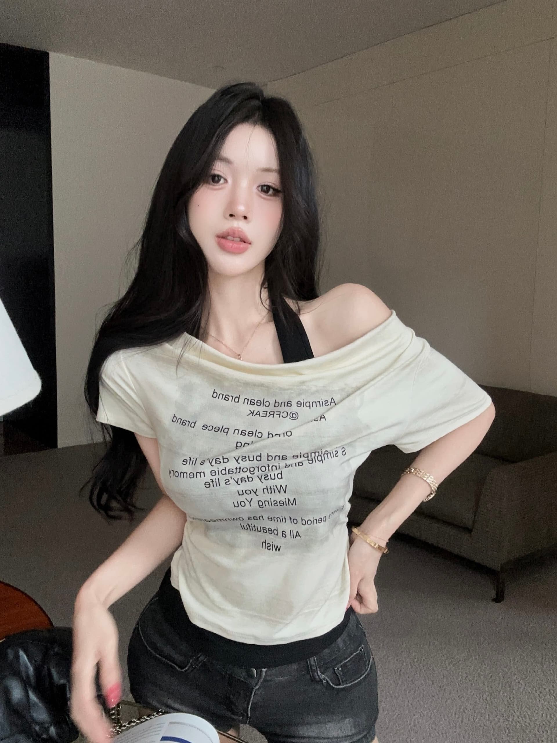 실사 정가 디자인 센스 작은 대중 보트넥 페이크 레이어드 행침 목 티셔츠 여성용 짧은 소매 알파벳 프린트 슬림해 보이는 맨위 상세 이미지 4