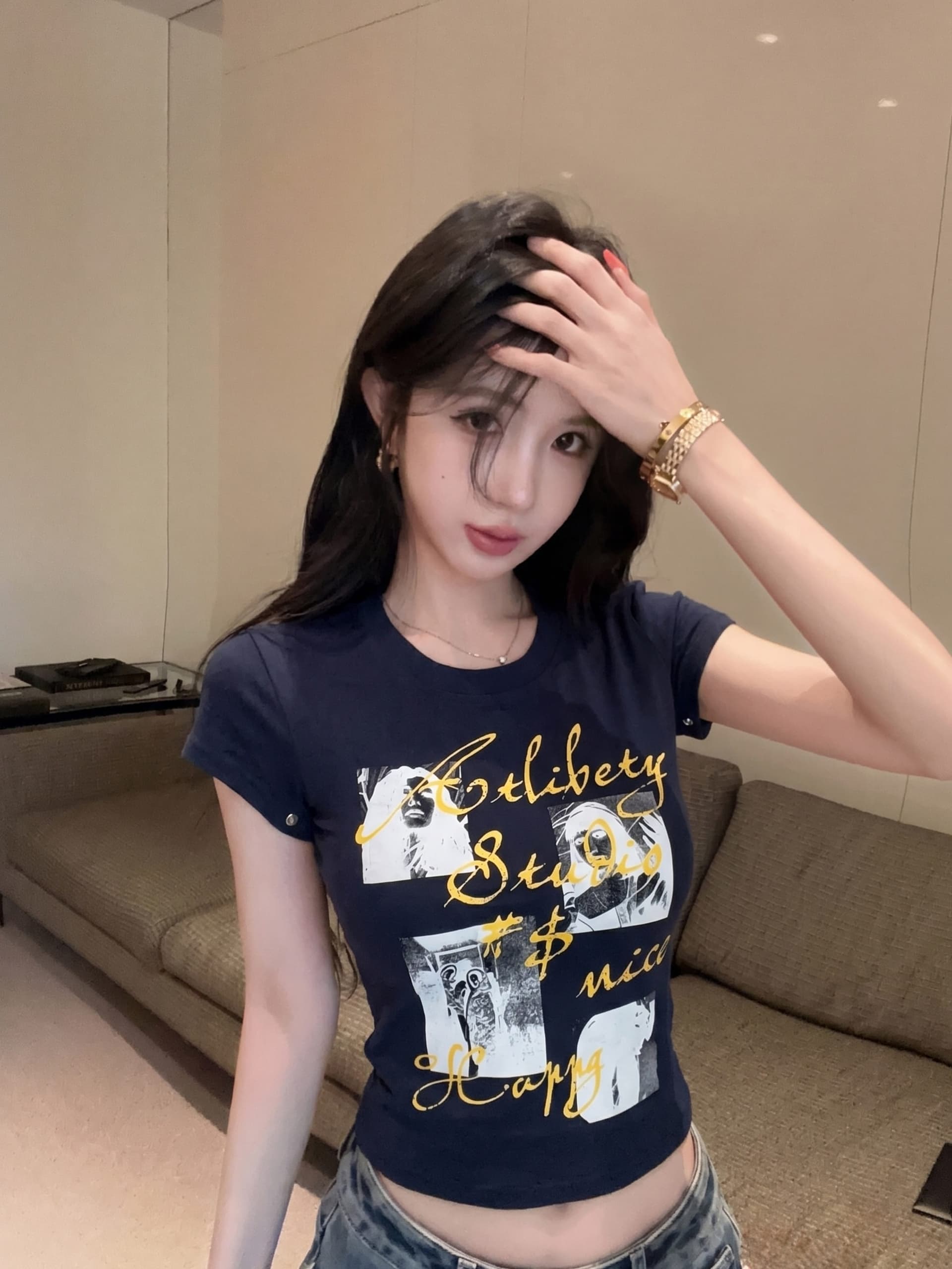 실사 정가 디자인 센스 커프스 스트랩 라운드 넥 반팔 어깨 패드 티셔츠 여성 여름 초상화 알파벳 프린트 맨위 상세 이미지 15