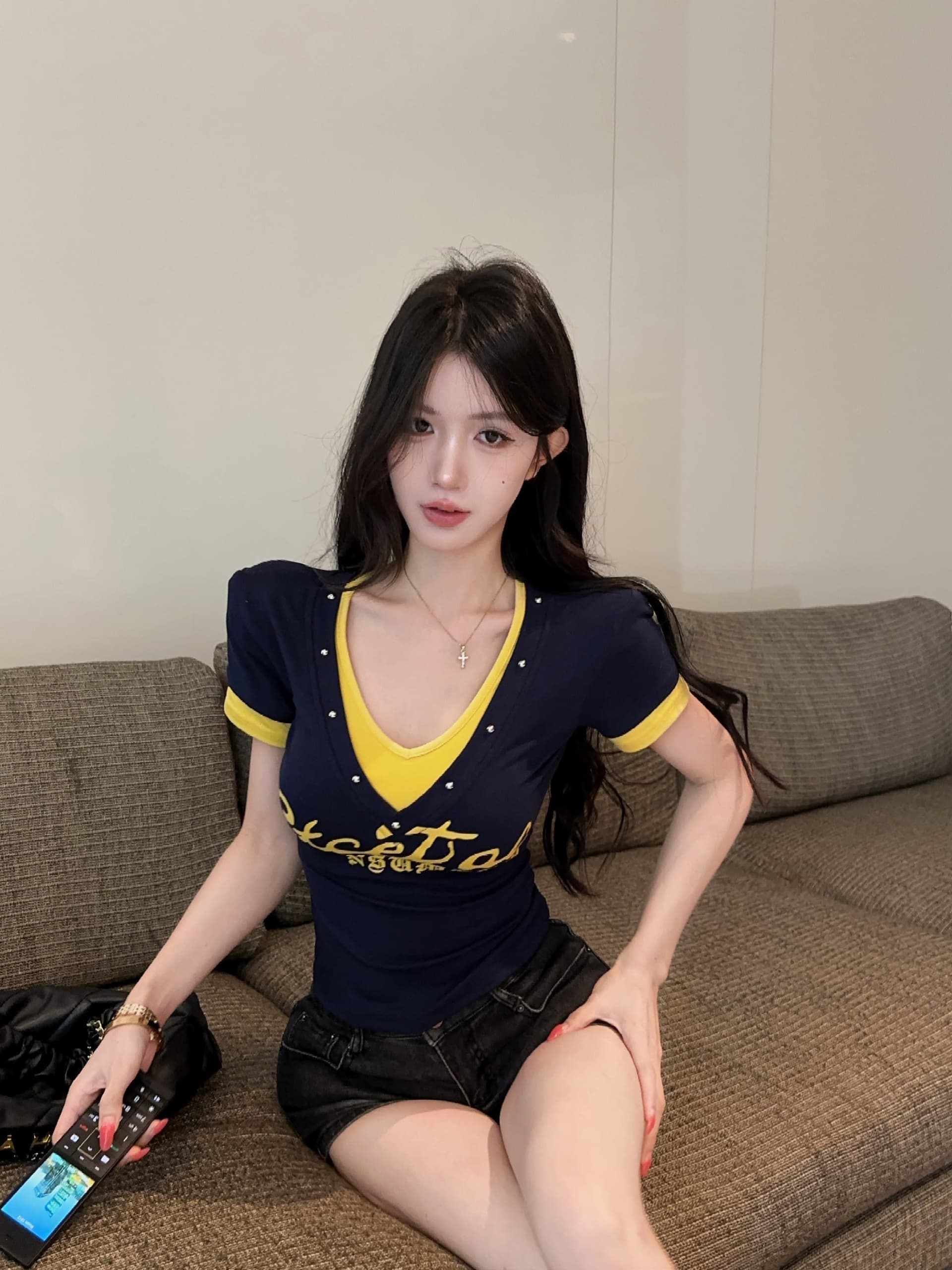 실사 정가 핫걸 바람 배색 징 V넥 반팔 티셔츠 여성 여름 프린트 페이크 레이어드 작은 대중 맨위 상세 이미지 6