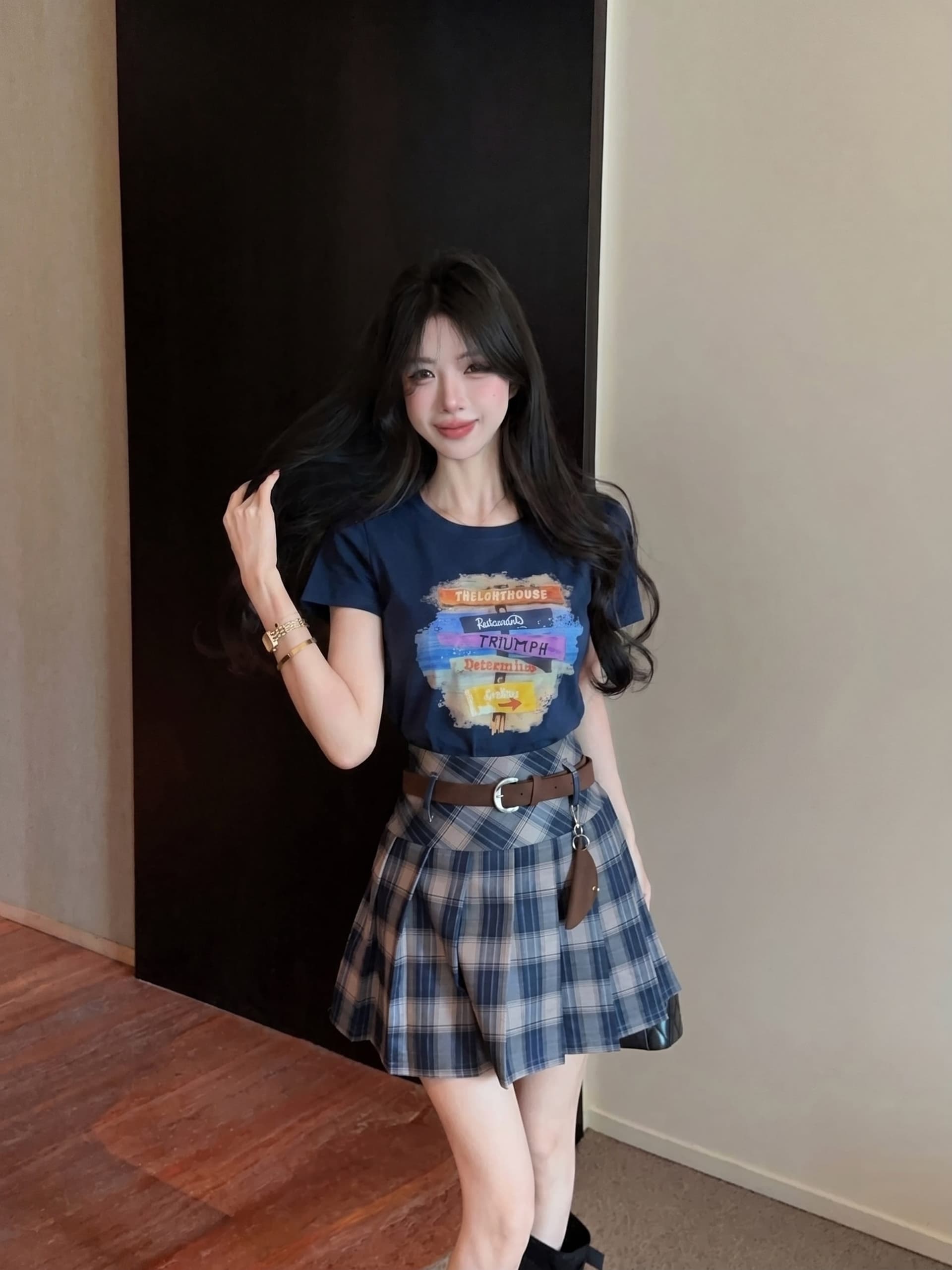 실사 정가 벨트 행침 장식 자수 알파벳 프린트 라운드 넥 반팔 티셔츠 여성 하이웨이스트 플리츠 스커트 투피스 슈트 이미지 4