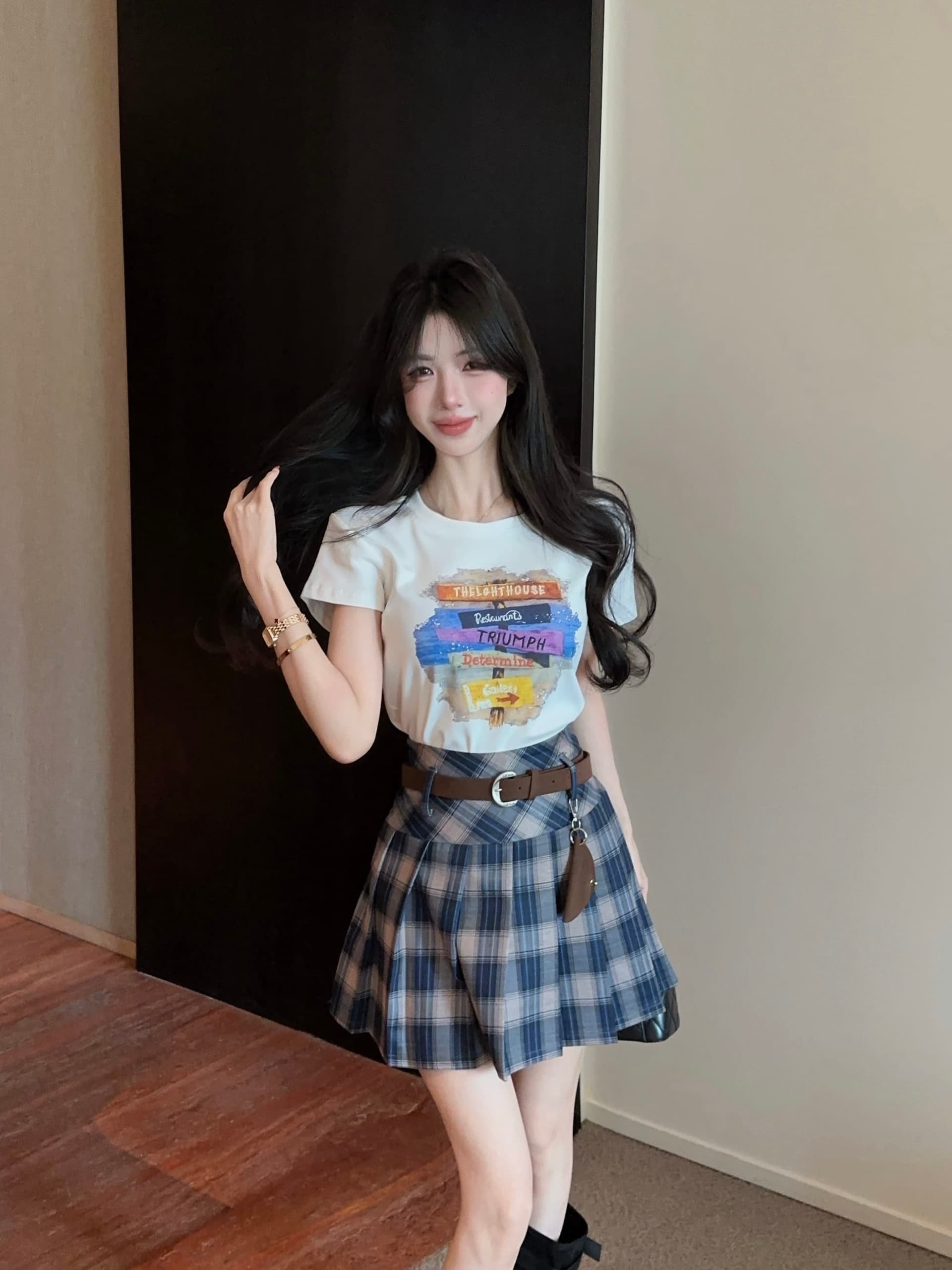 실사 정가 벨트 행침 장식 자수 알파벳 프린트 라운드 넥 반팔 티셔츠 여성 하이웨이스트 플리츠 스커트 투피스 슈트 상세 이미지 10