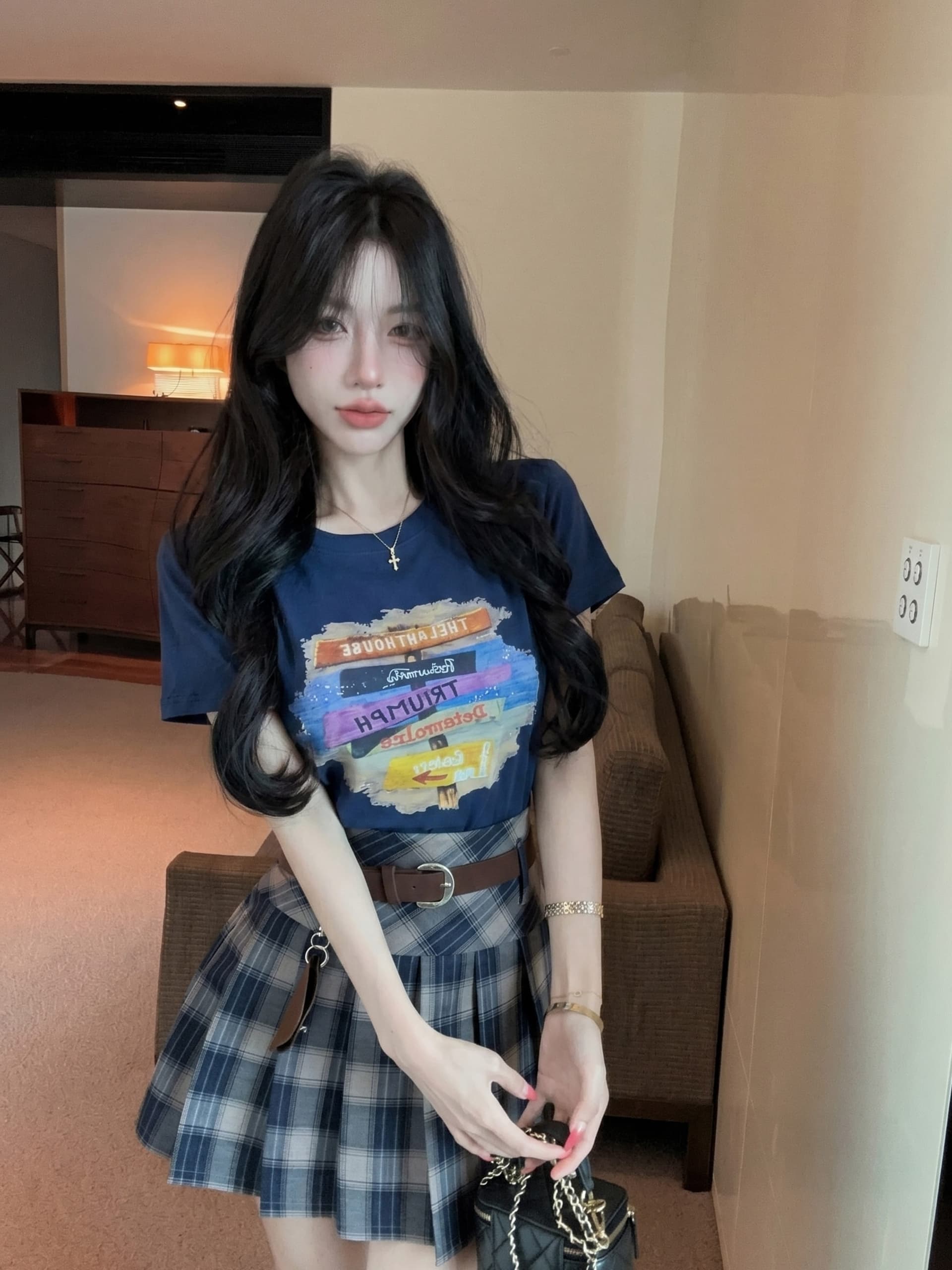 실사 정가 벨트 행침 장식 자수 알파벳 프린트 라운드 넥 반팔 티셔츠 여성 하이웨이스트 플리츠 스커트 투피스 슈트 상세 이미지 11