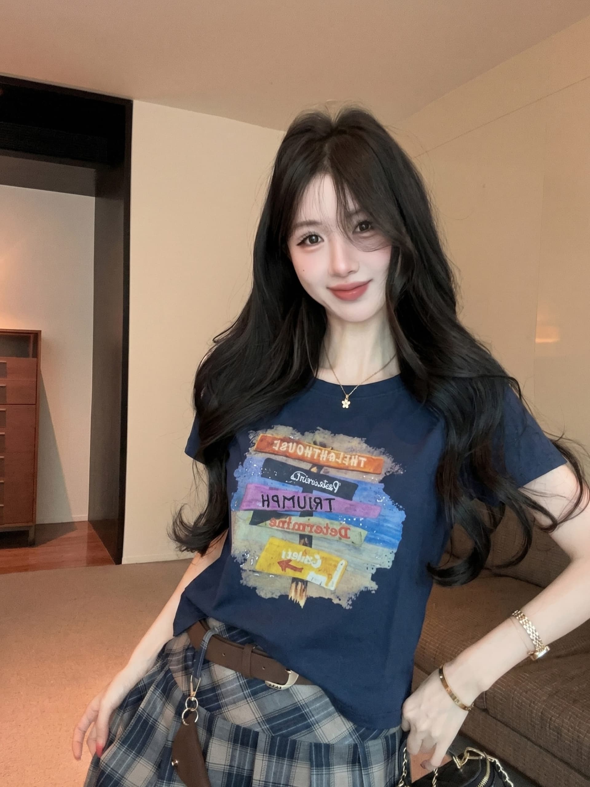 실사 정가 벨트 행침 장식 자수 알파벳 프린트 라운드 넥 반팔 티셔츠 여성 하이웨이스트 플리츠 스커트 투피스 슈트 상세 이미지 15