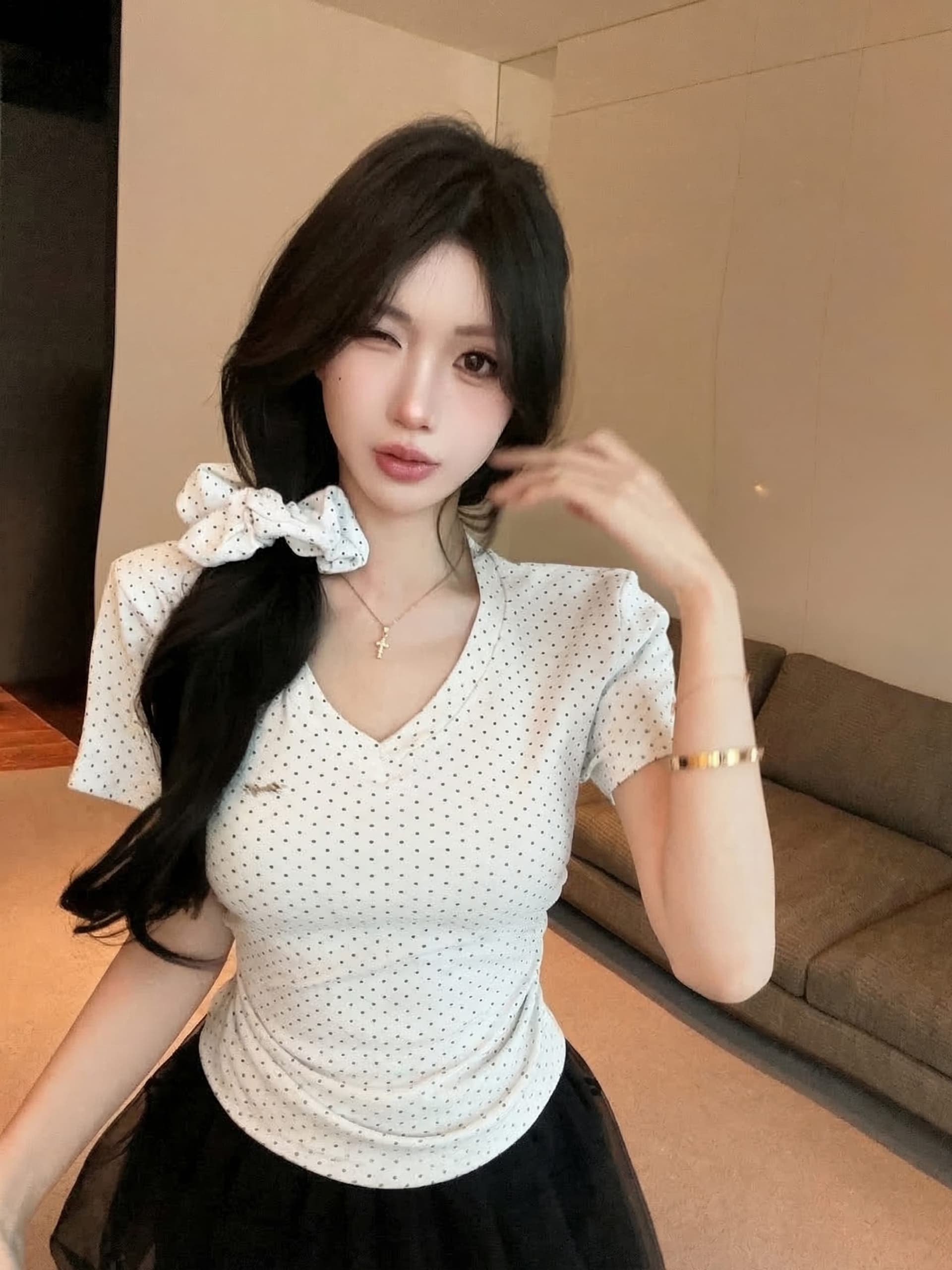 실사 정가 새로운 품격 보내기 헤드 로프 별 도트 무늬 V넥 반팔 티셔츠 여성 몸매 가꾸기 슬림해 보이는 다용도 맨위 상세 이미지 5