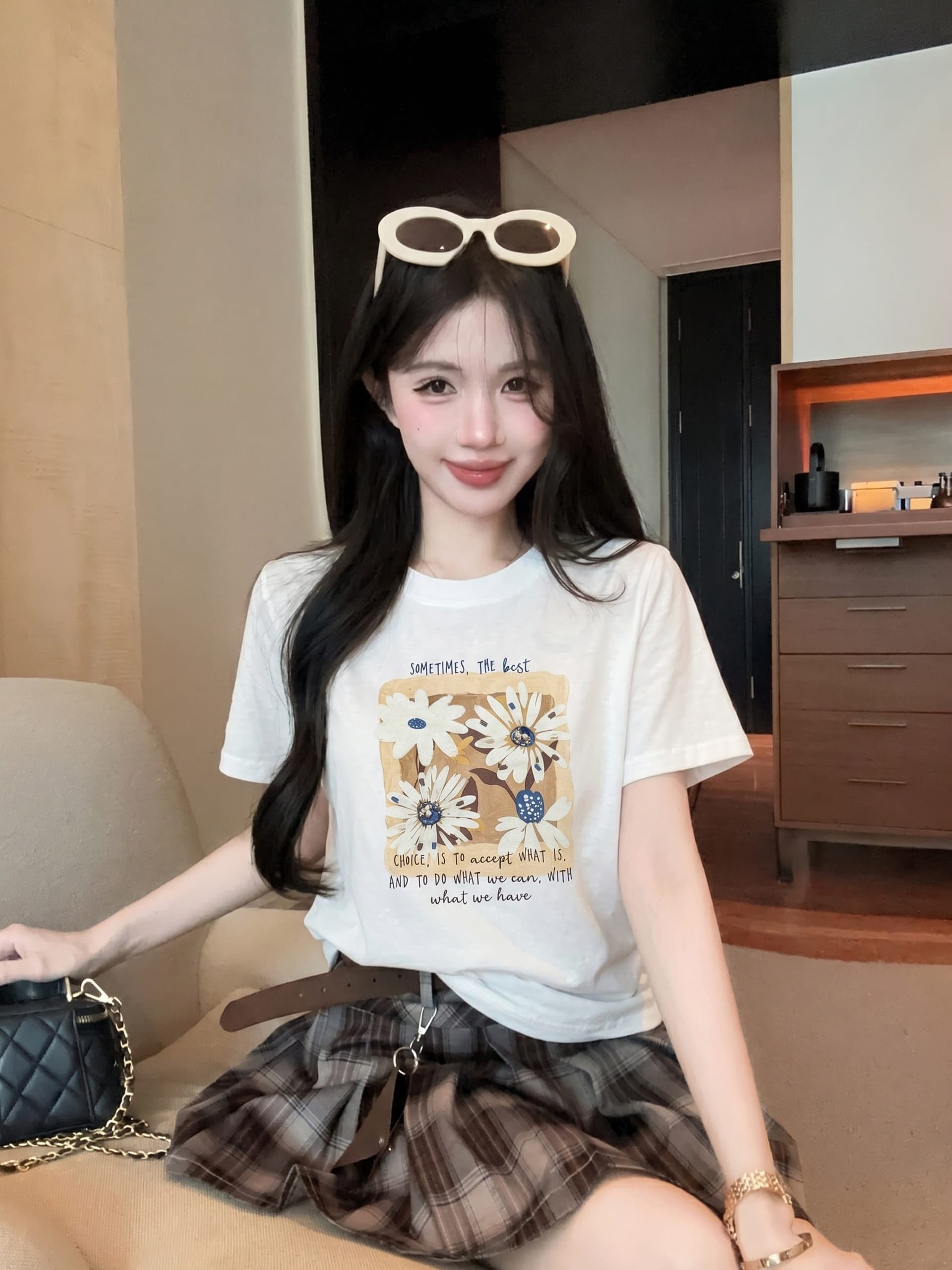 실사 정가 수공 비즈 박기 알파벳 데이지 프린트 반팔 라운드 넥 티셔츠 여성 여름 체크무늬 미니 스커트 투피스 슈트 상세 이미지 5