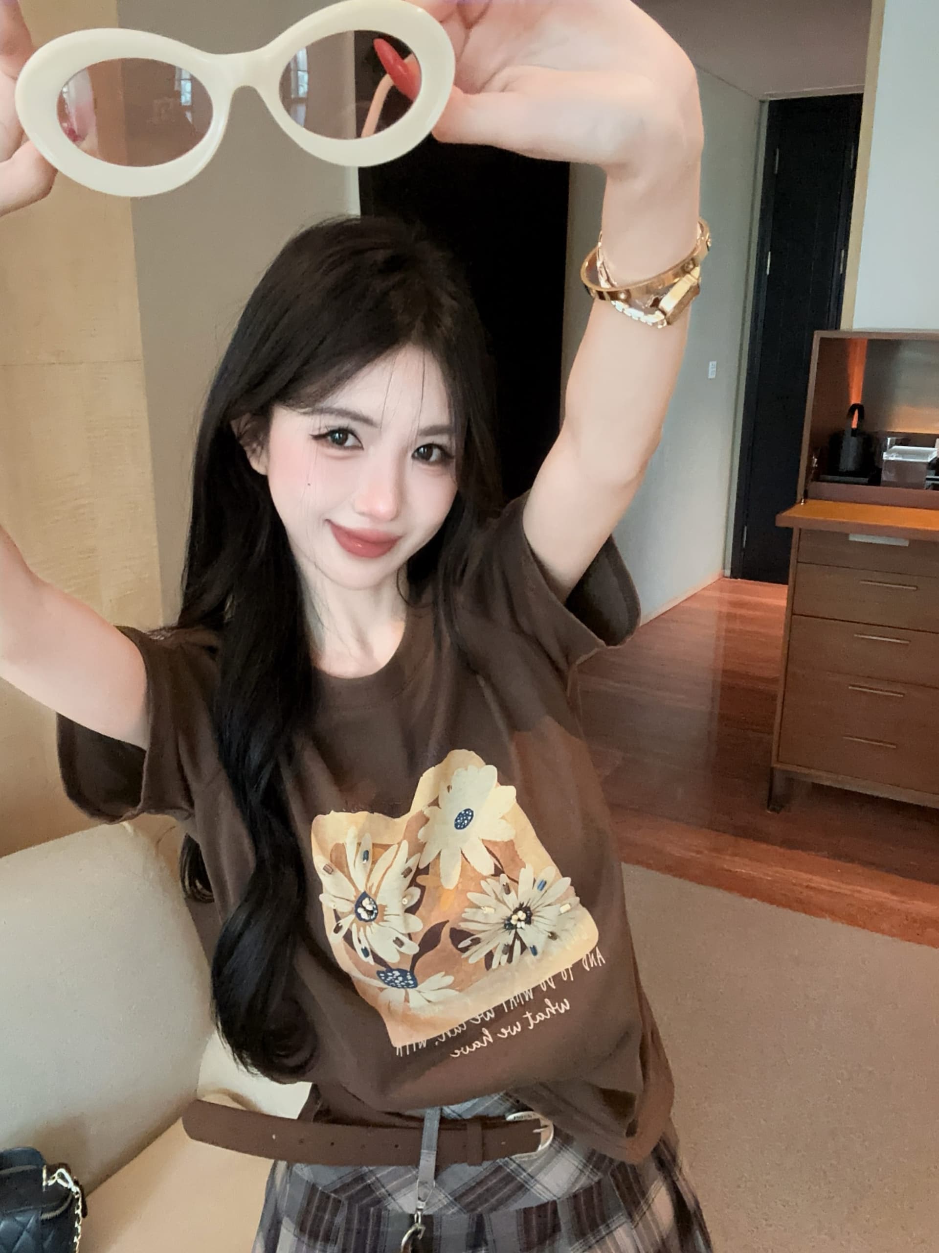 실사 정가 수공 비즈 박기 알파벳 데이지 프린트 반팔 라운드 넥 티셔츠 여성 여름 체크무늬 미니 스커트 투피스 슈트 상세 이미지 13
