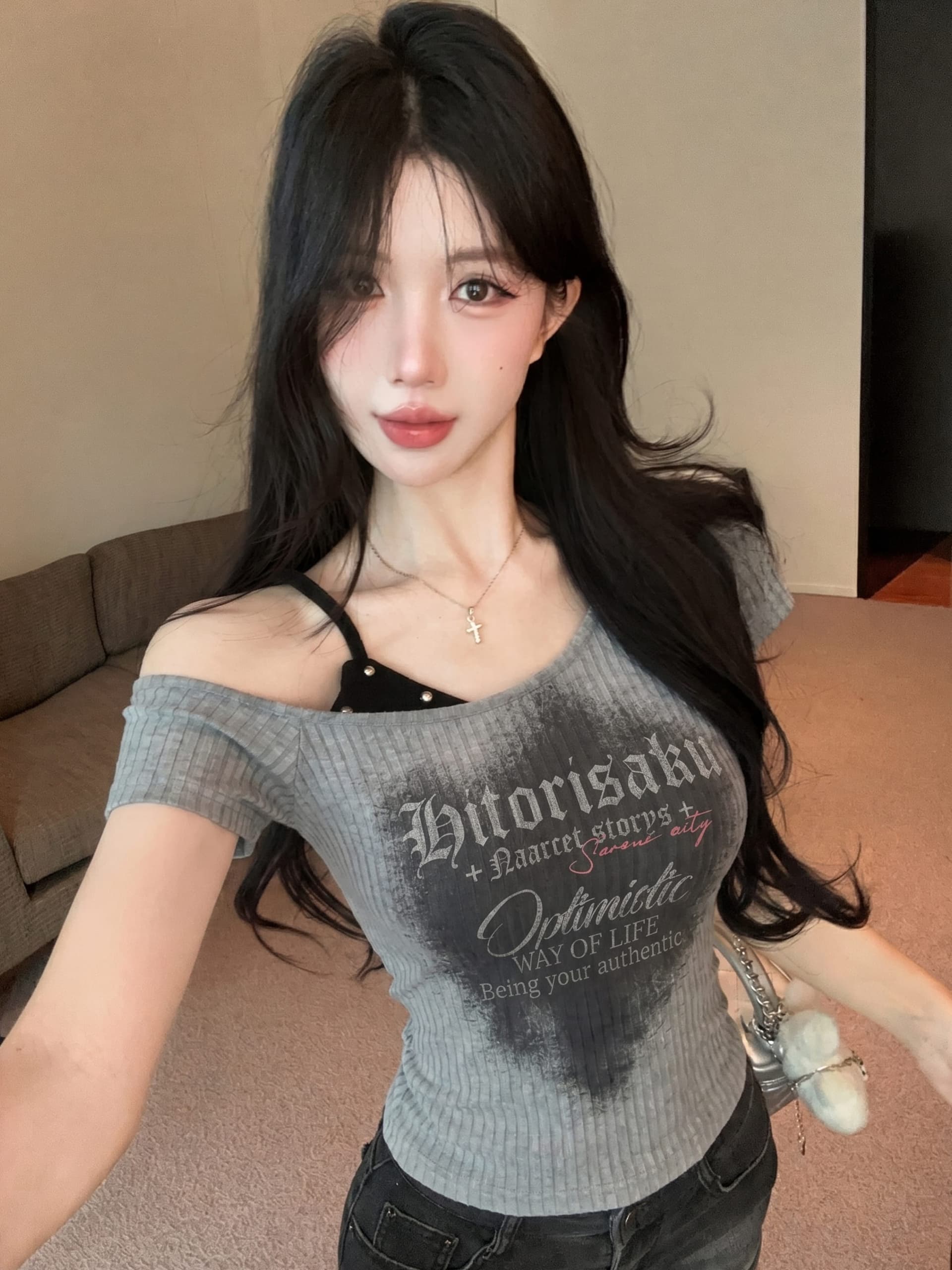 실사 정가 핫걸 다용도 반팔 티셔츠 여성 여름 알파벳 프린트 페이크 레이어드 몸매 가꾸기 슬림해 보이는 기본 셔츠 이미지 3