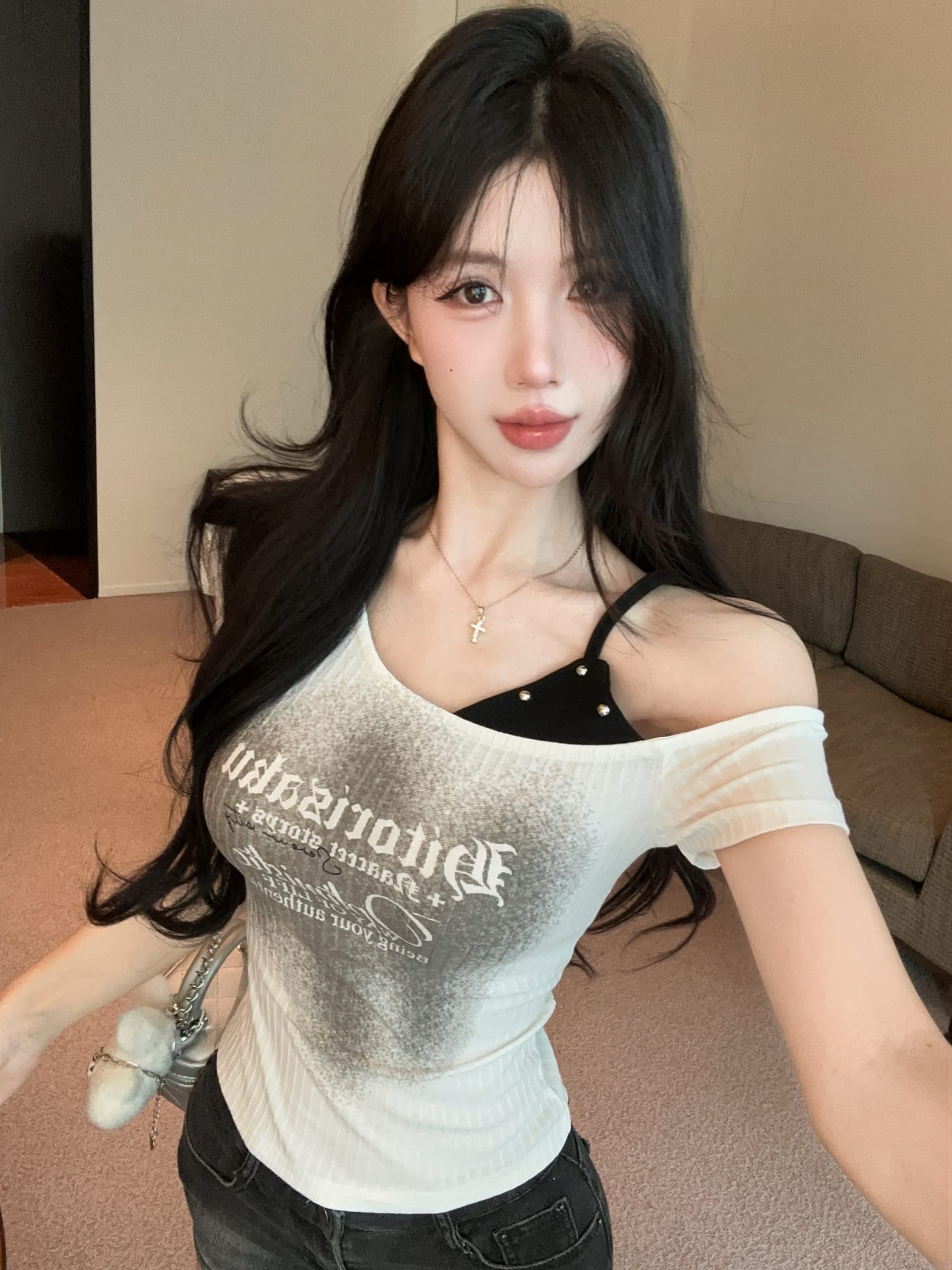 실사 정가 핫걸 다용도 반팔 티셔츠 여성 여름 알파벳 프린트 페이크 레이어드 몸매 가꾸기 슬림해 보이는 기본 셔츠 상세 이미지 3