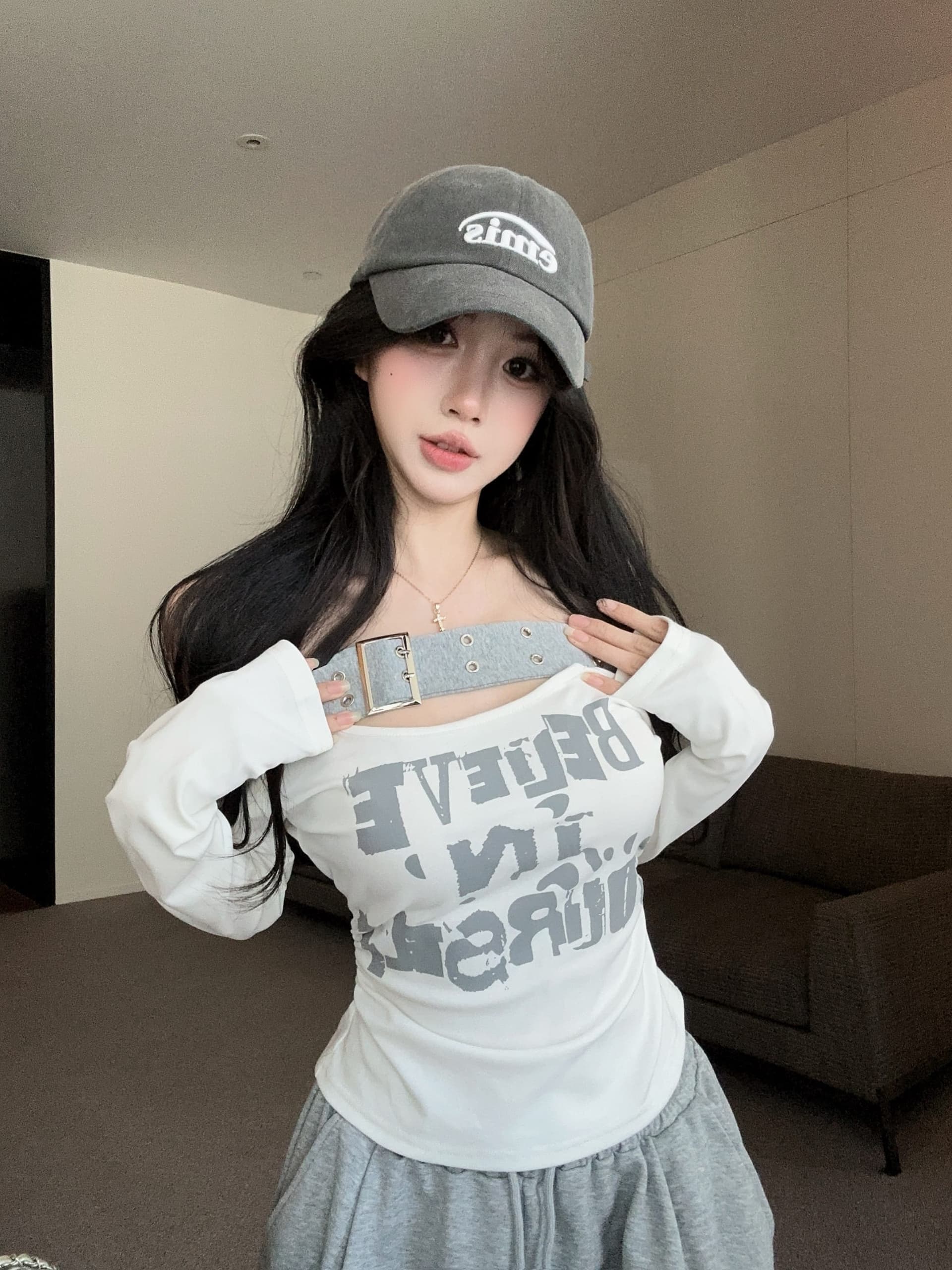실사 정가 가을 새로운 디자인 센스 오프숄더 긴팔 알파벳 프린트 티셔츠 여성 몸매 가꾸기 슬림해 보이는 맨위 상세 이미지 10
