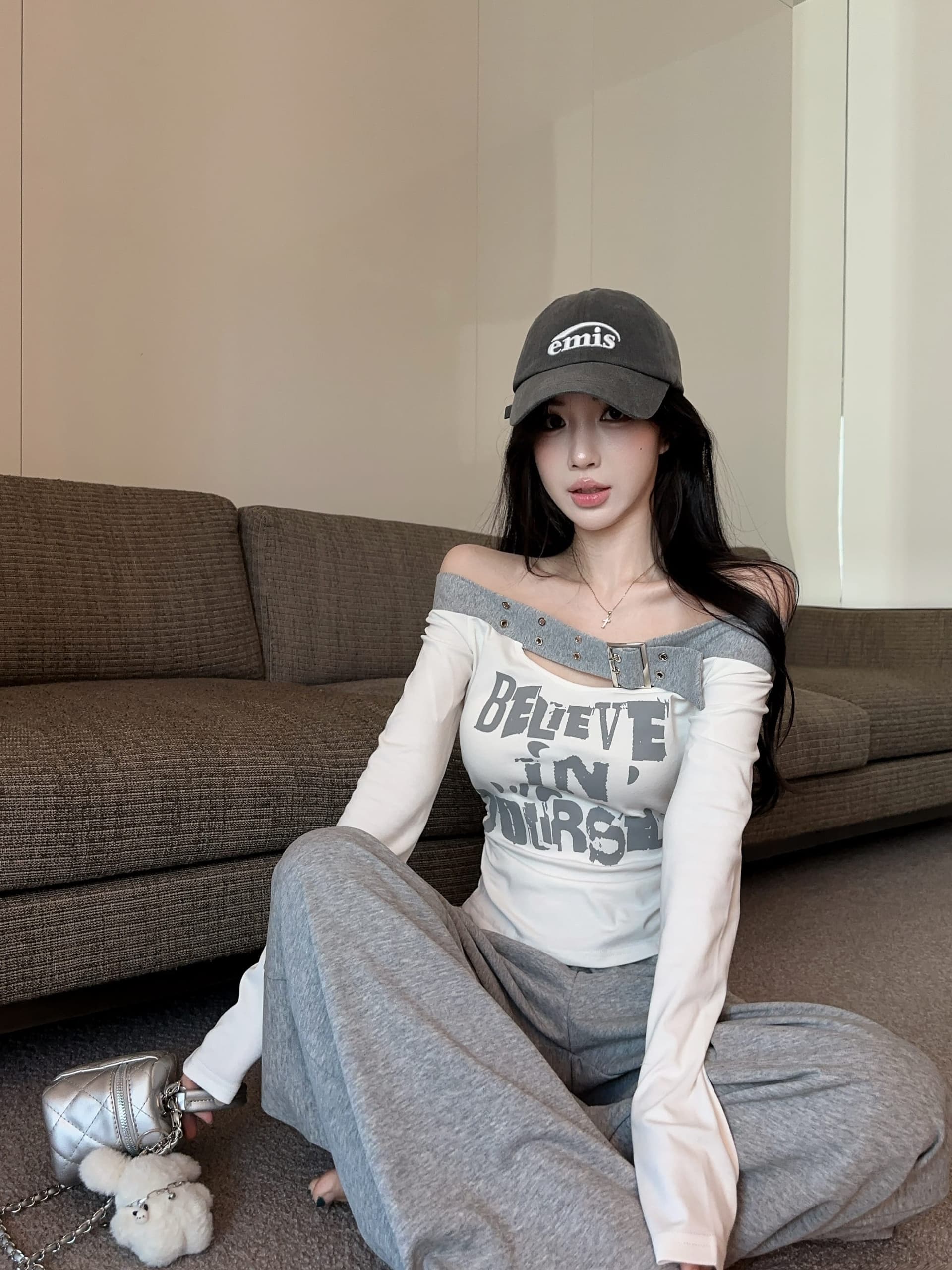 실사 정가 가을 새로운 디자인 센스 오프숄더 긴팔 알파벳 프린트 티셔츠 여성 몸매 가꾸기 슬림해 보이는 맨위 상세 이미지 12