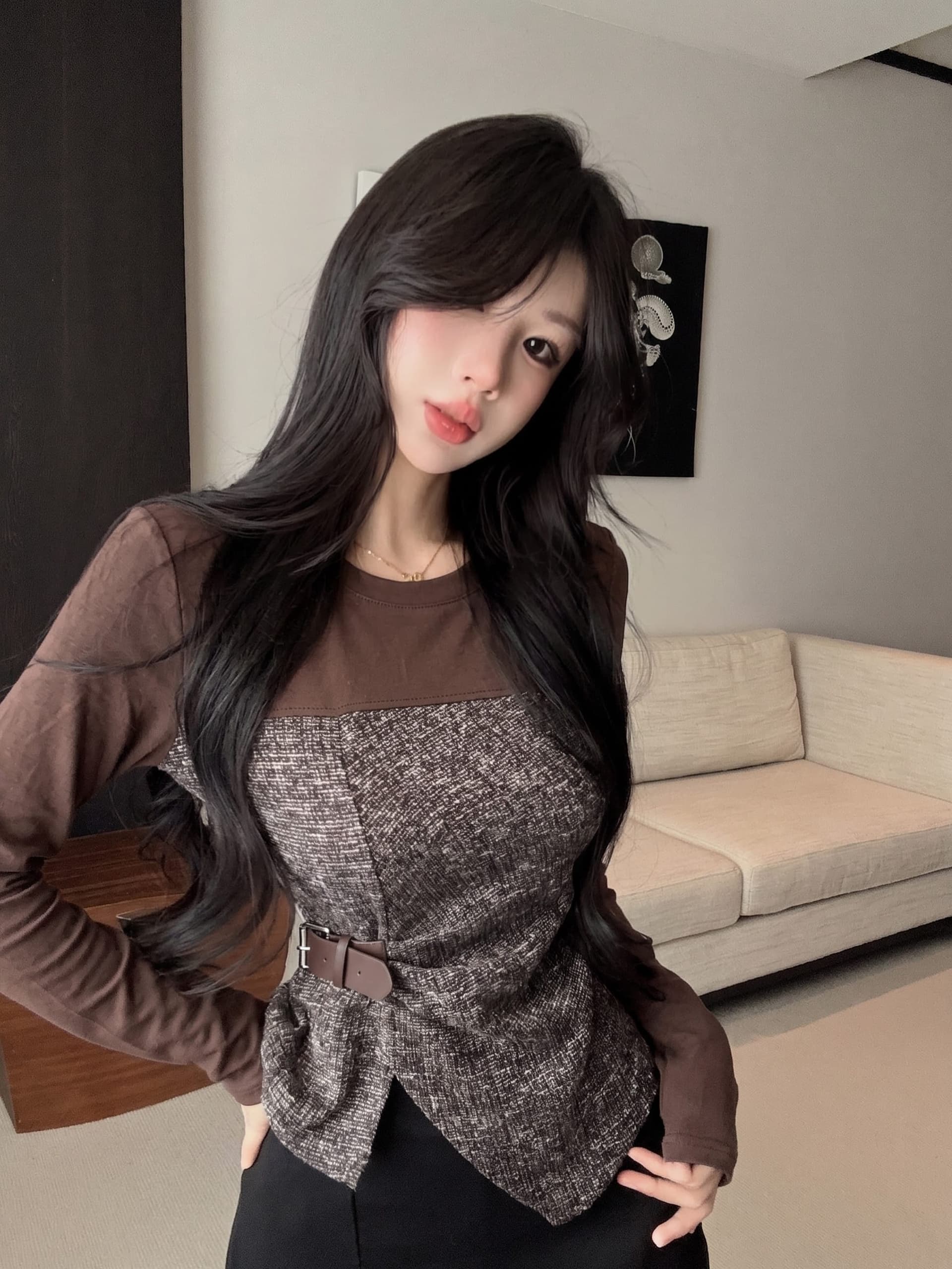 실사 정가 가을 불규칙 밑단 패치워크 긴팔 티셔츠 여성 외출용 기본 셔츠 허리 수축 몸매 가꾸기 슬림해 보이는 맨위 이미지 3