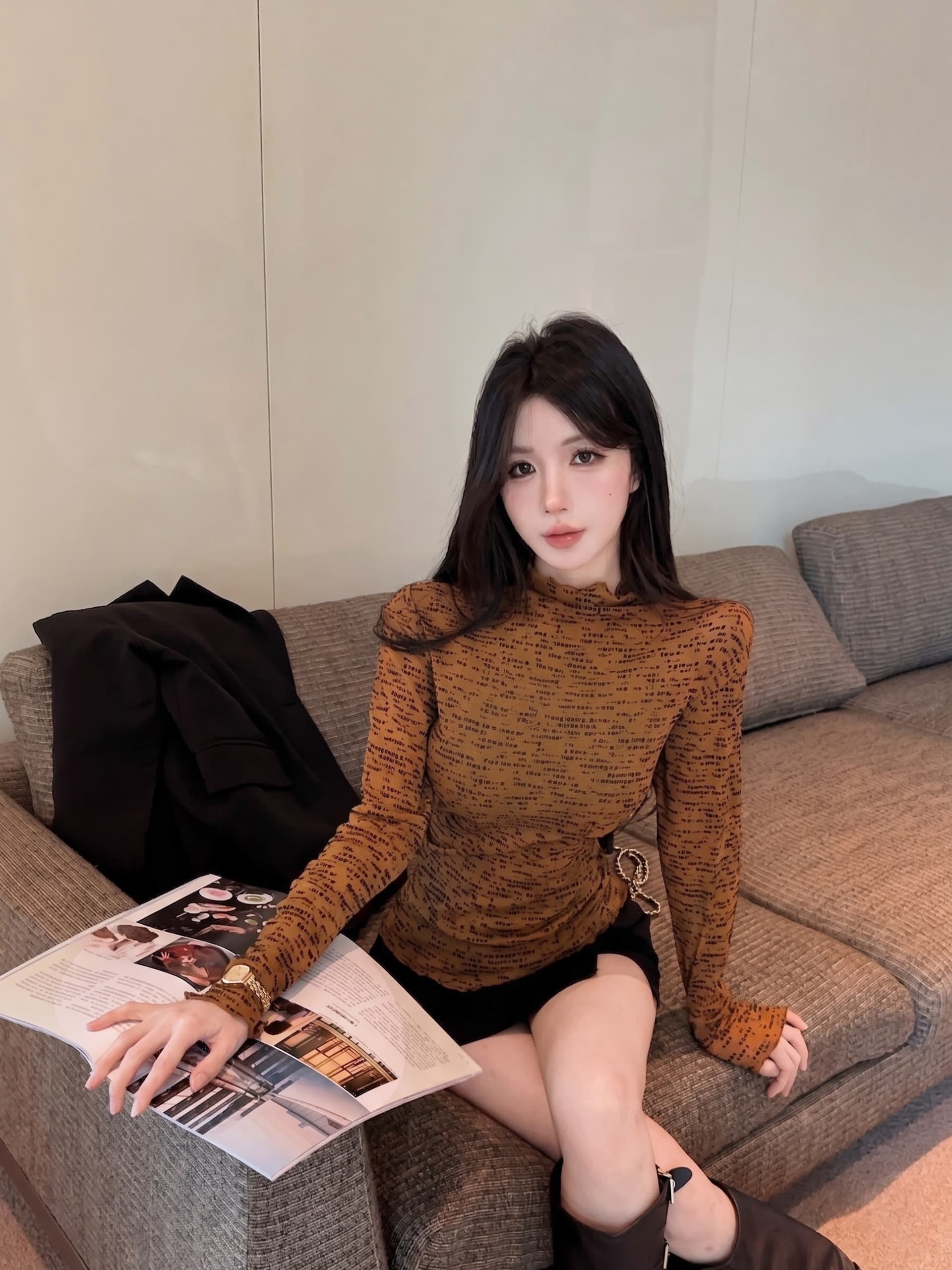 실사 정가 가을 디자인 센스 반하이넥 알파벳 프린트 티셔츠 여성 긴 소매 외출용 기본 셔츠 슬림해 보이는 맨위 상세 이미지 3