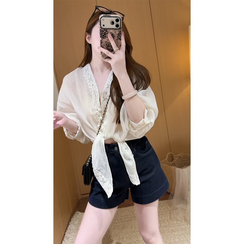 정가 프랑스식 빛 럭셔리 바람 자수 자수 스트랩 여성 셔츠 여름 새로운 하이웨이스트 데님 반바지 세트 상세 이미지 5