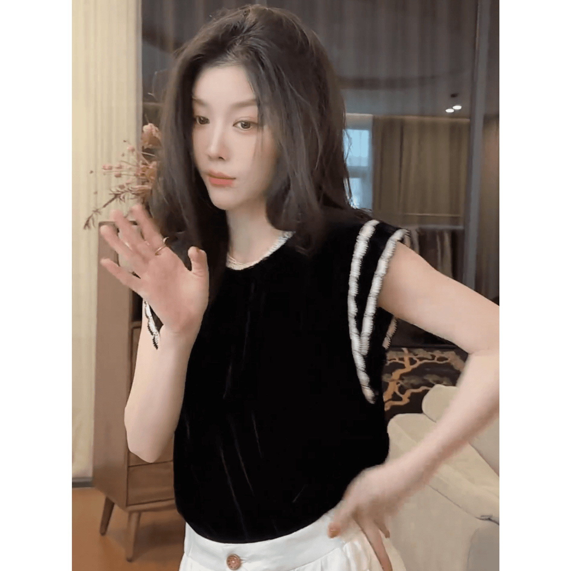 정가 프랑스식 빛 럭셔리 바람 레이스 레이스 벨벳 작은 날다 소매 티셔츠 여성 여름 새로운 작은 대중 연령 감소 맨위 이미지 2