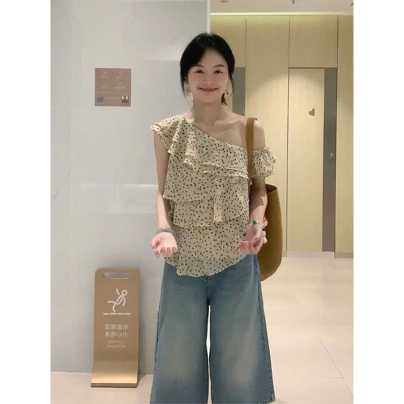 정가 부드러운 바람 도트 무늬 프릴 비스듬한 어깨 의류 여성 여름 작은 키 7 점 청바지 세트 이미지 4
