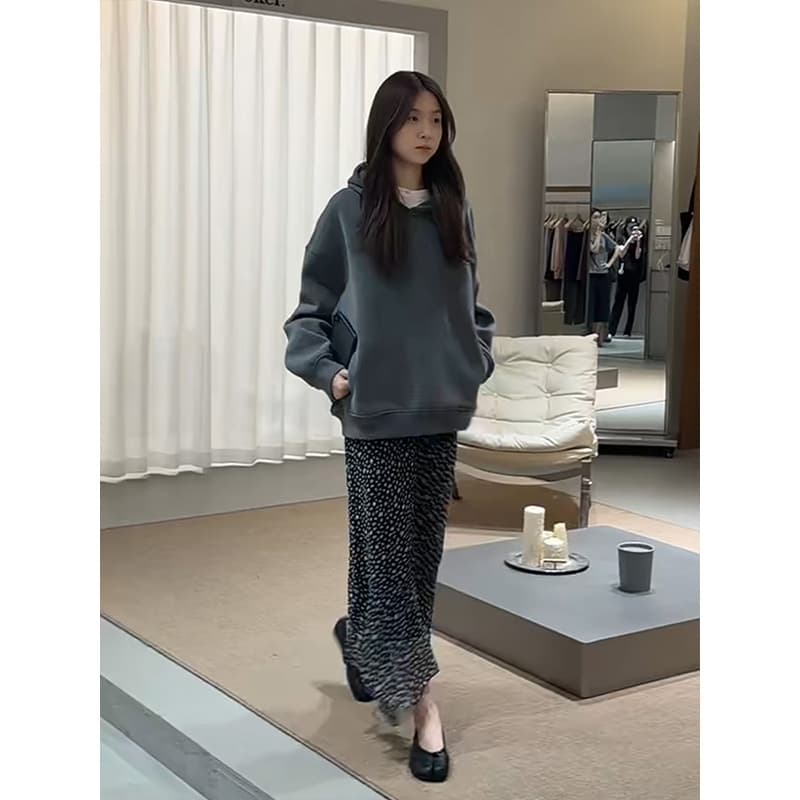 정가 한 부서 레트로 루즈핏 후드 긴팔 후드티 여성 이른 가을 불규칙 꽃무늬 반신 치마 세트 이미지 4