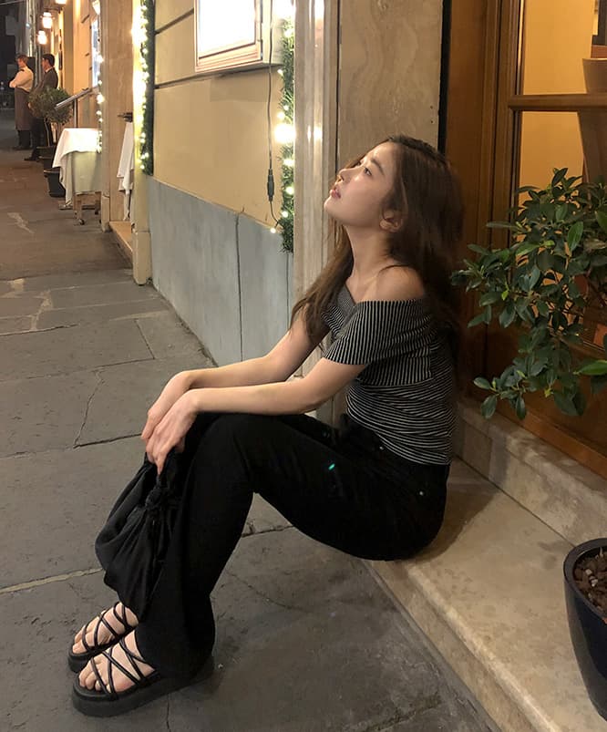 부드러운 자매 바람 흑백 줄무늬 반팔 티셔츠 몸매 가꾸기 십자가 오프숄더 맨위 이미지 2