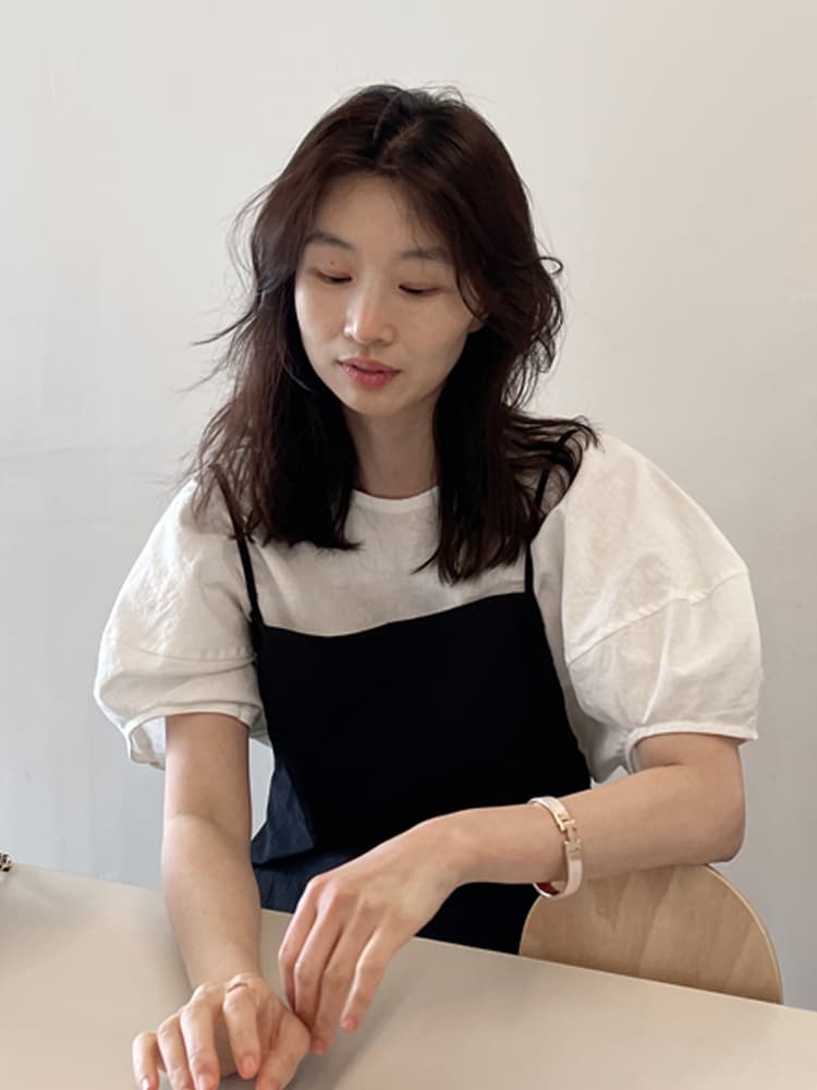 면 린넨 작은 대중 거품 소매 베이지 색 반팔 셔츠 맨위 여성 이미지 2