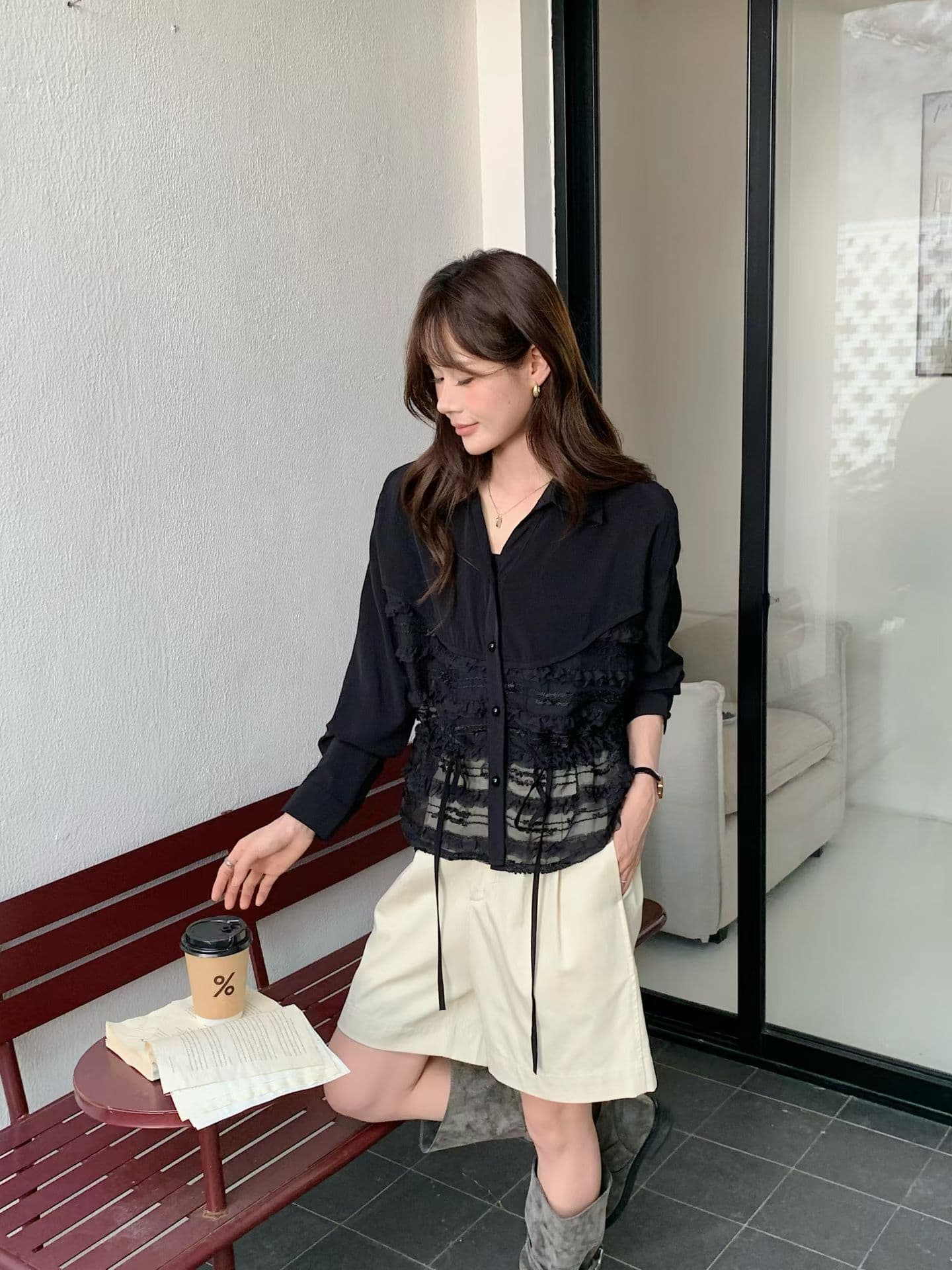 한국 동대문 조기 가을 의상 새로운 폴로 칼라 레이스 조각 다중 레이어 프릴 레이스업 긴팔 진주 버클 셔츠 상세 이미지 3