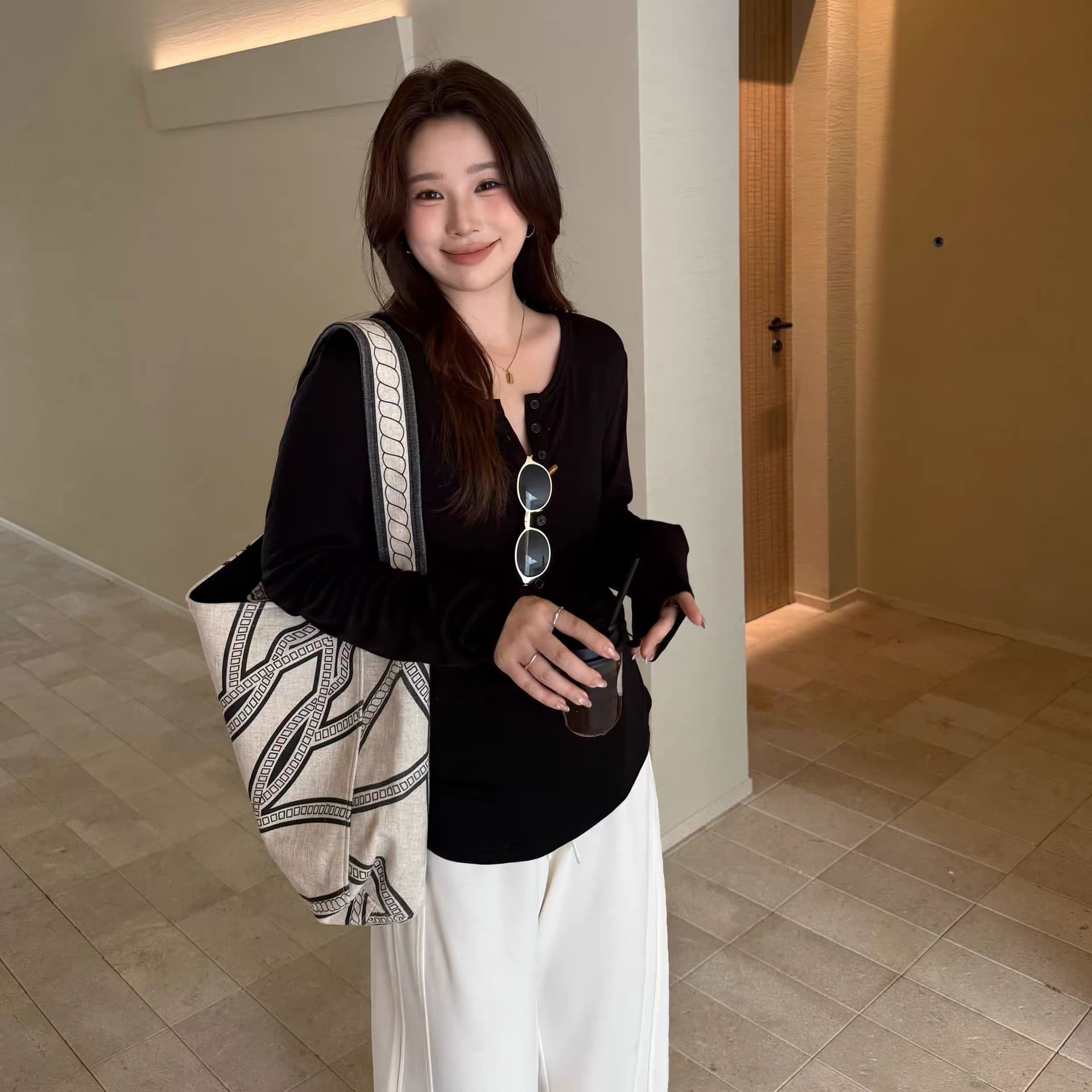 대 부드럽게 소스 마이크로 지방 맞춤 뽕나무 누에 실크 헨리 셔츠 한 부서 라이 경기 서울 인사이드 가져 가라. 다용도 긍정적 인 어깨 티셔츠 봄 이미지 5