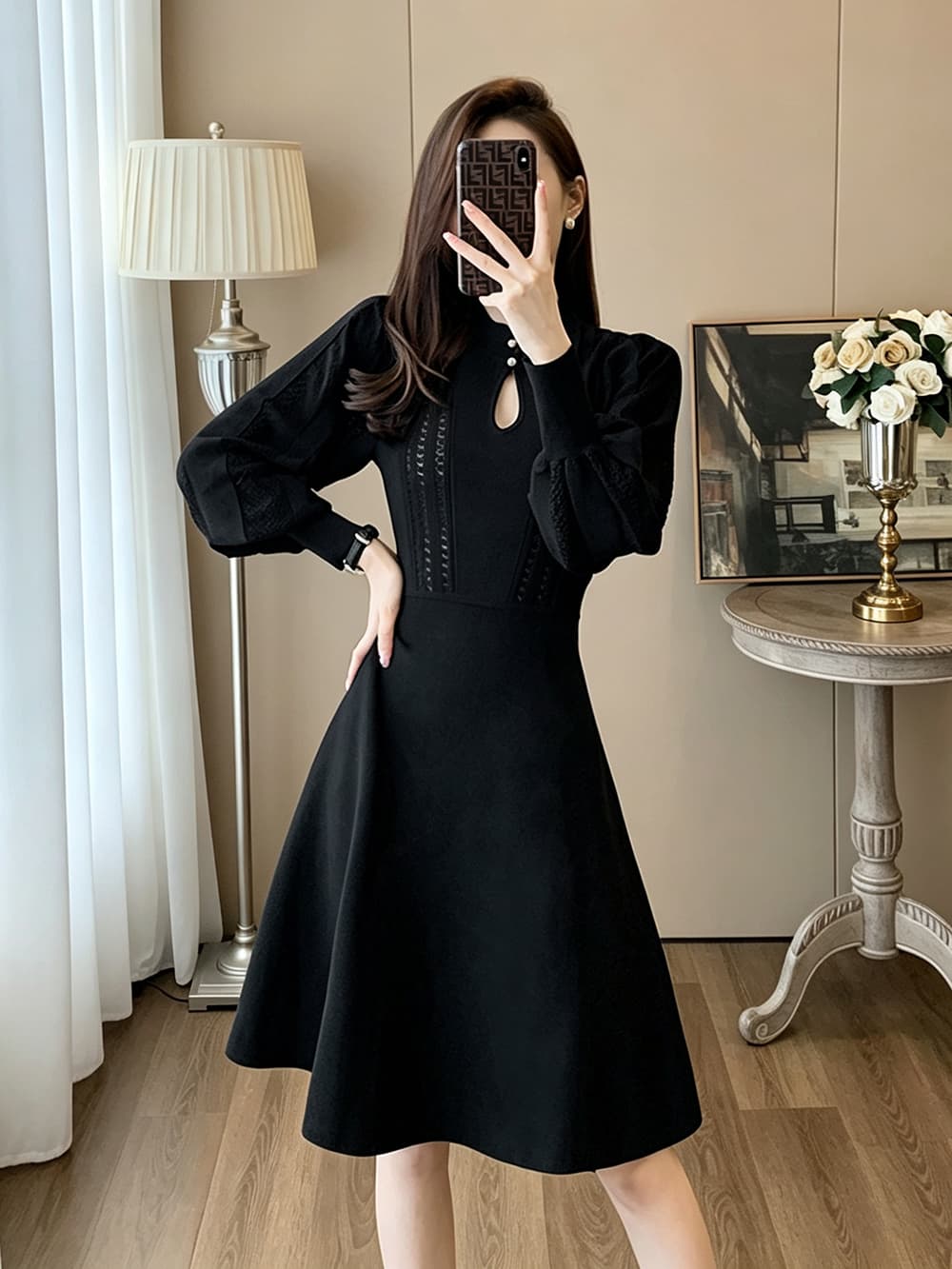 새로운 중식 스탠드 칼라 홀로우 아웃 니트 드레스 버블 긴팔 허리 수축 큰 진자 중간 길이 부드러운 슬림해 보이는 A라인 스커트
