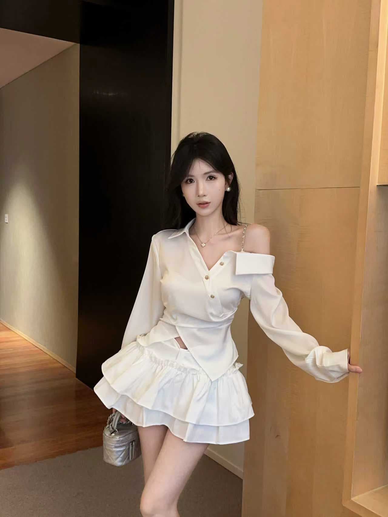 실사 순수한 욕망 명문 여성 비스듬한 어깨 긴팔 여성 셔츠 디자인 센스 불규칙 허리 수축 몸매 가꾸기 오프숄더 맨위 조기 가을 이미지 4